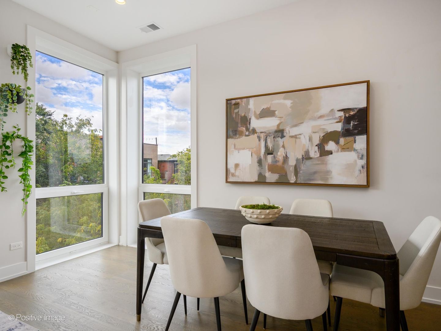 1504 W Walton Street Unit: 3