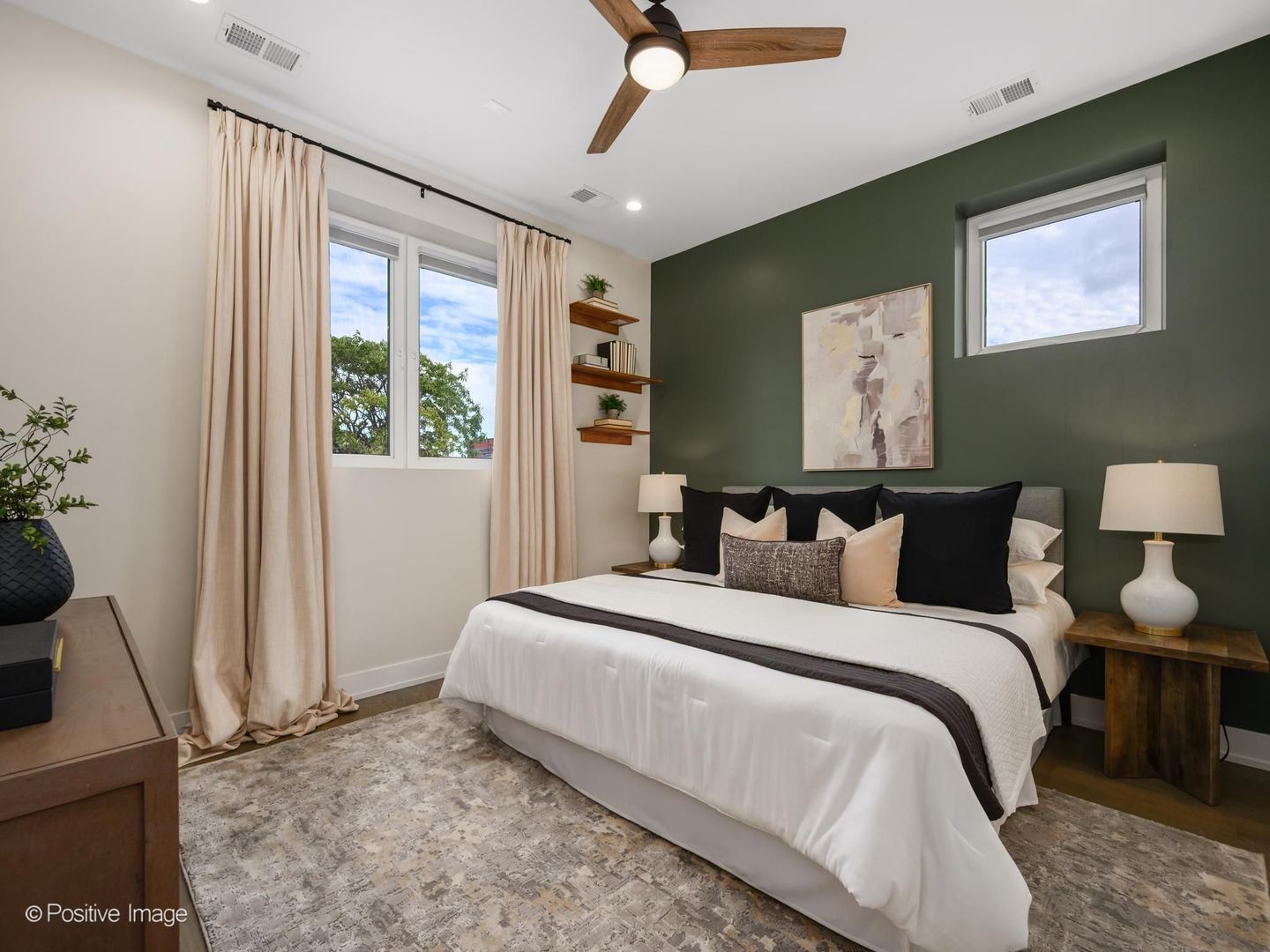 1504 W Walton Street Unit: 3