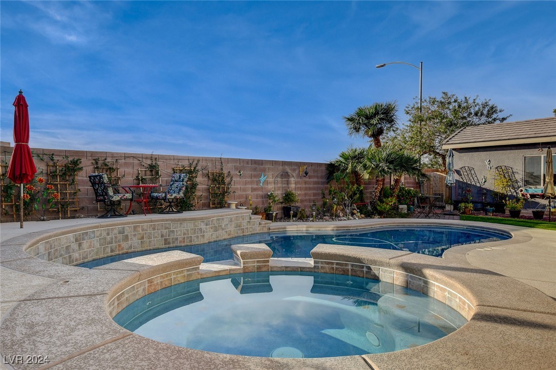 8909 Adobe Grande Street
