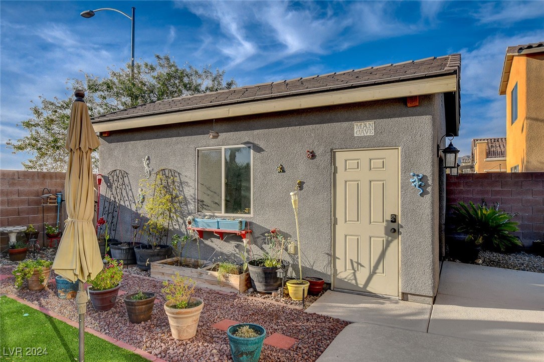 8909 Adobe Grande Street