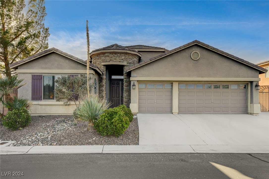 8909 Adobe Grande Street
