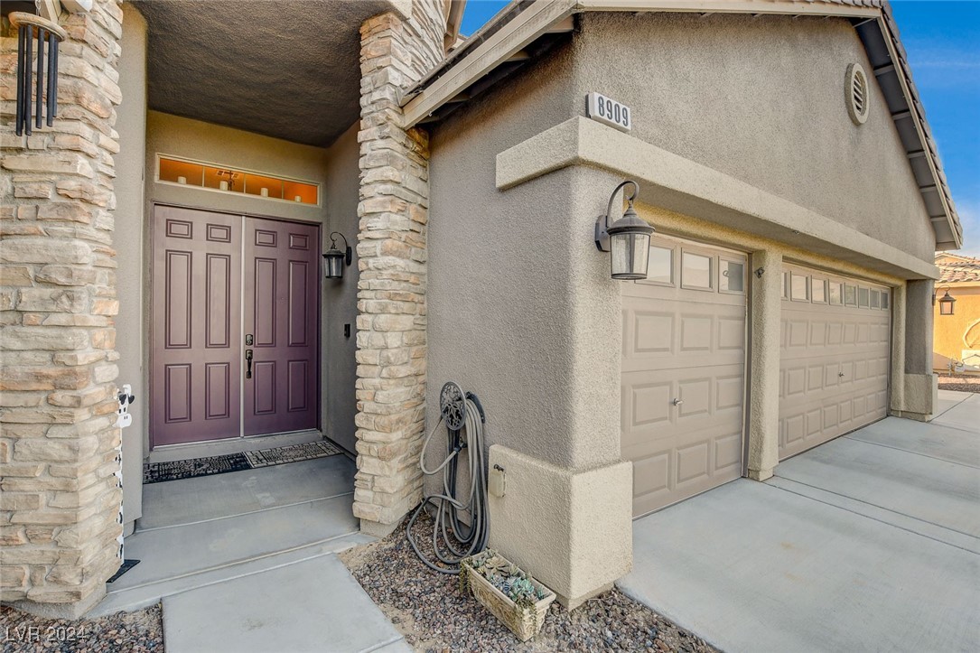 8909 Adobe Grande Street