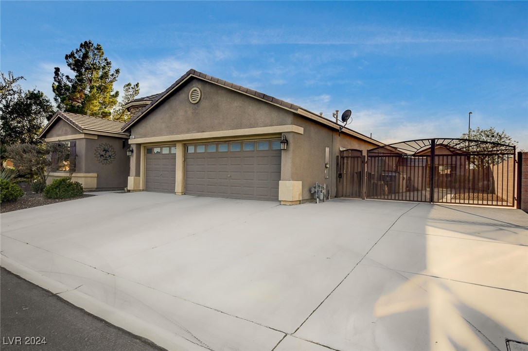 8909 Adobe Grande Street