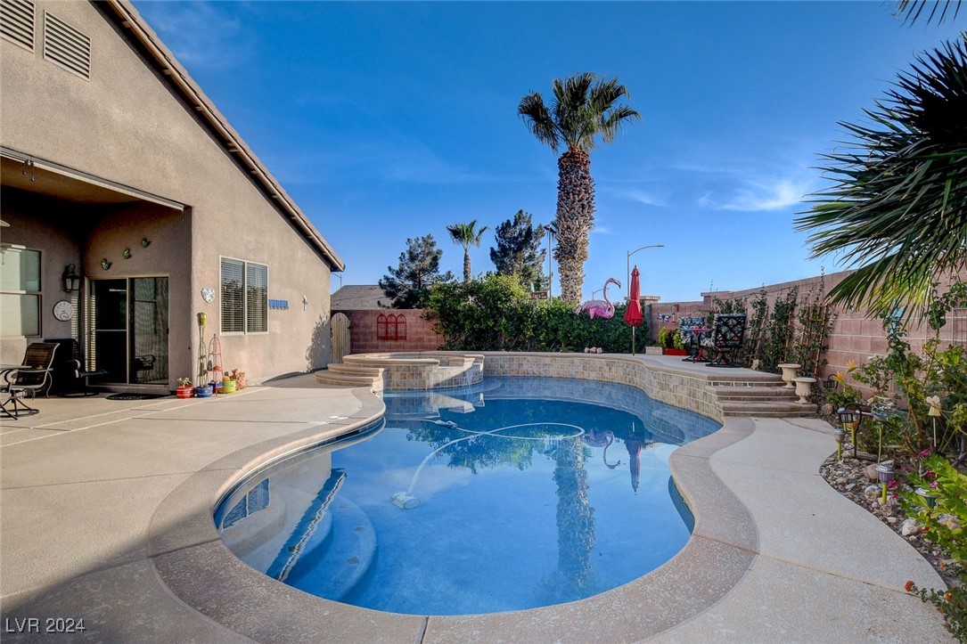 8909 Adobe Grande Street