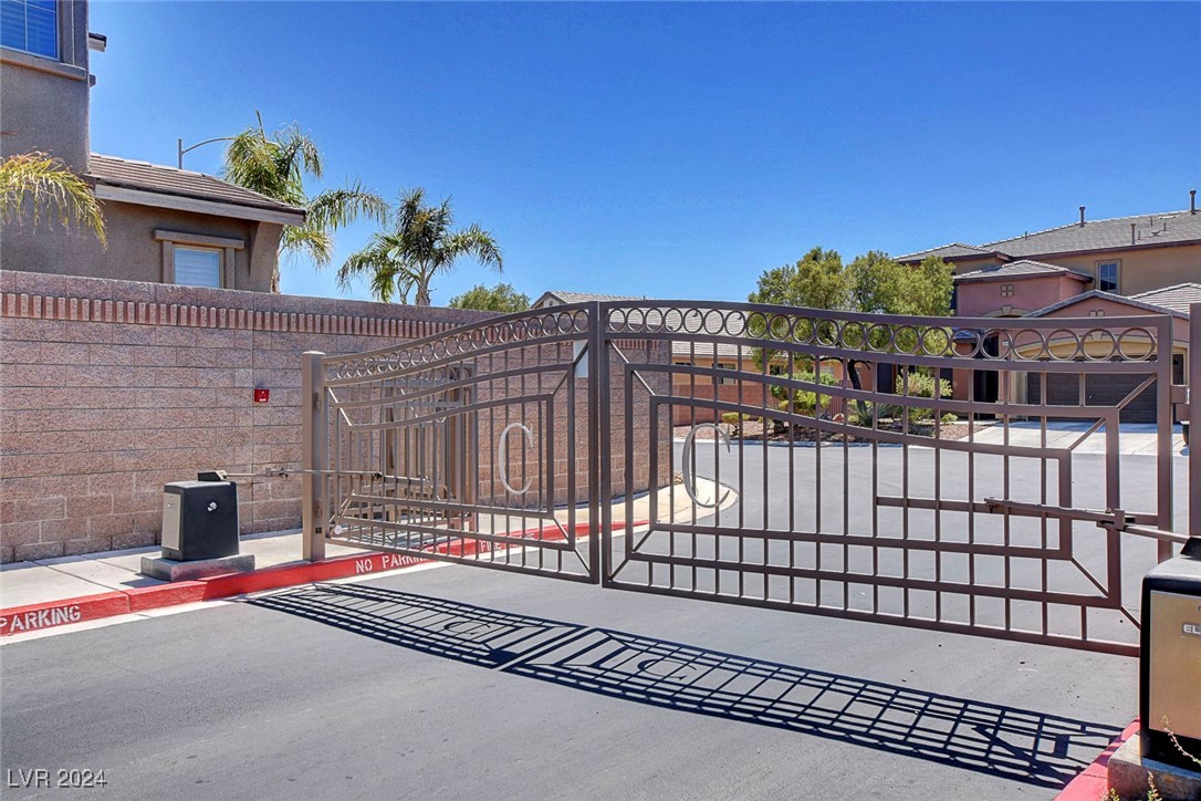 8909 Adobe Grande Street