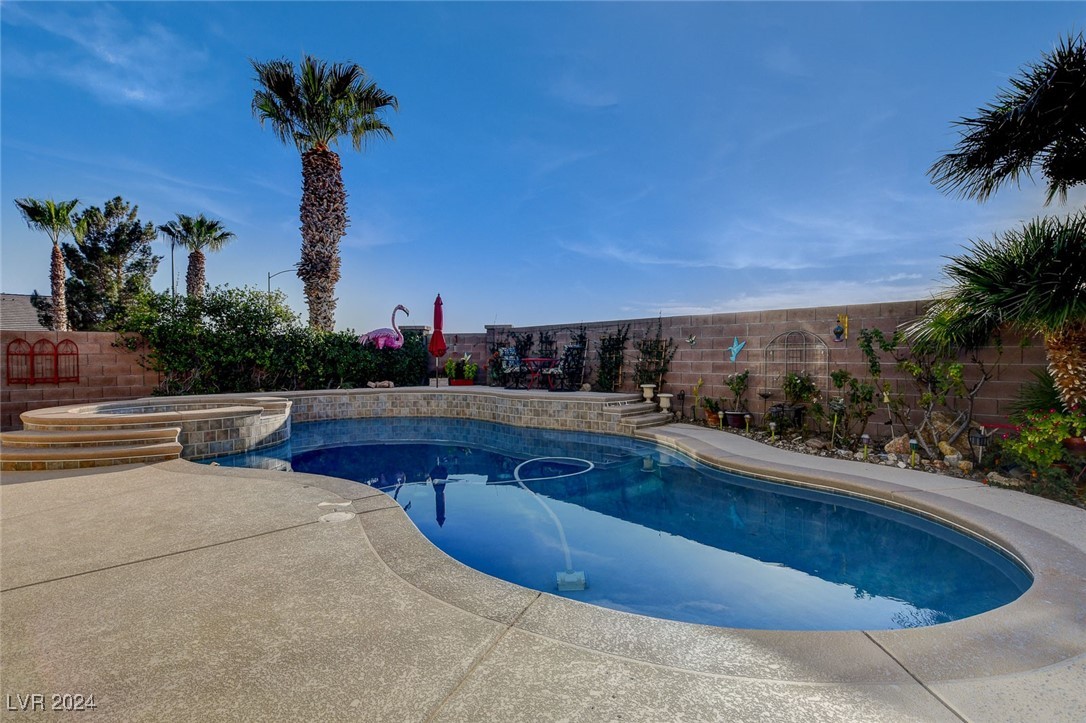 8909 Adobe Grande Street