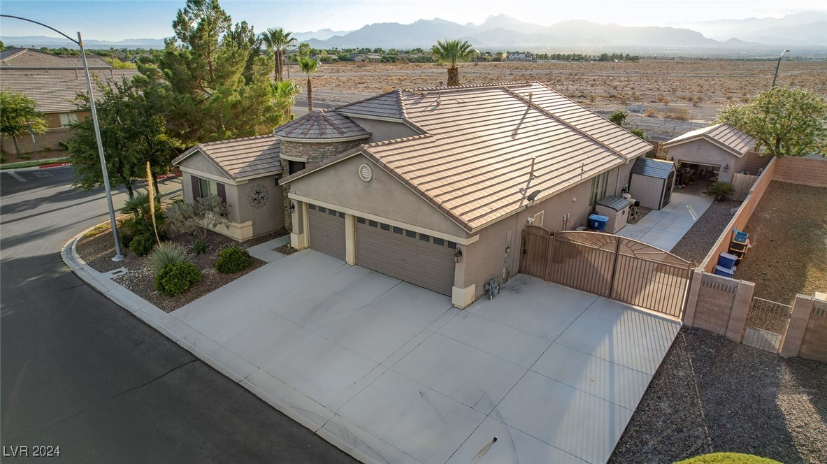 8909 Adobe Grande Street