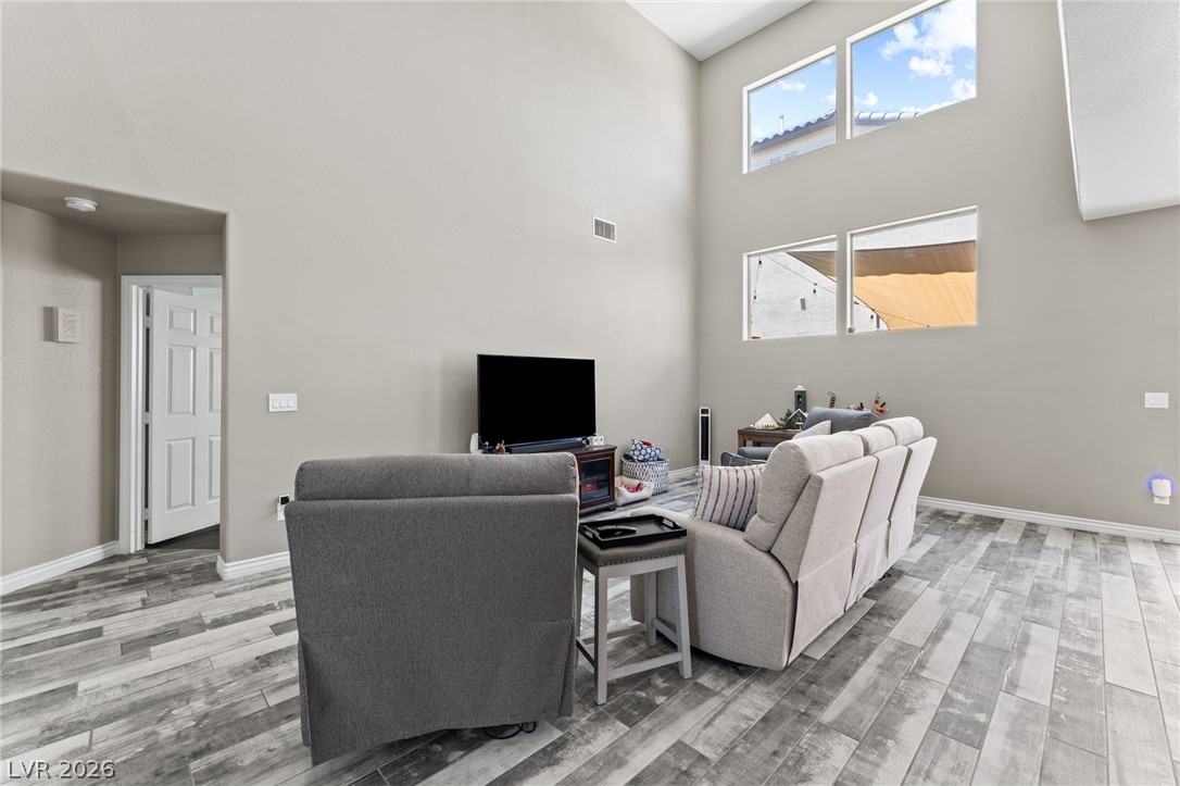 5642 Almocita Court