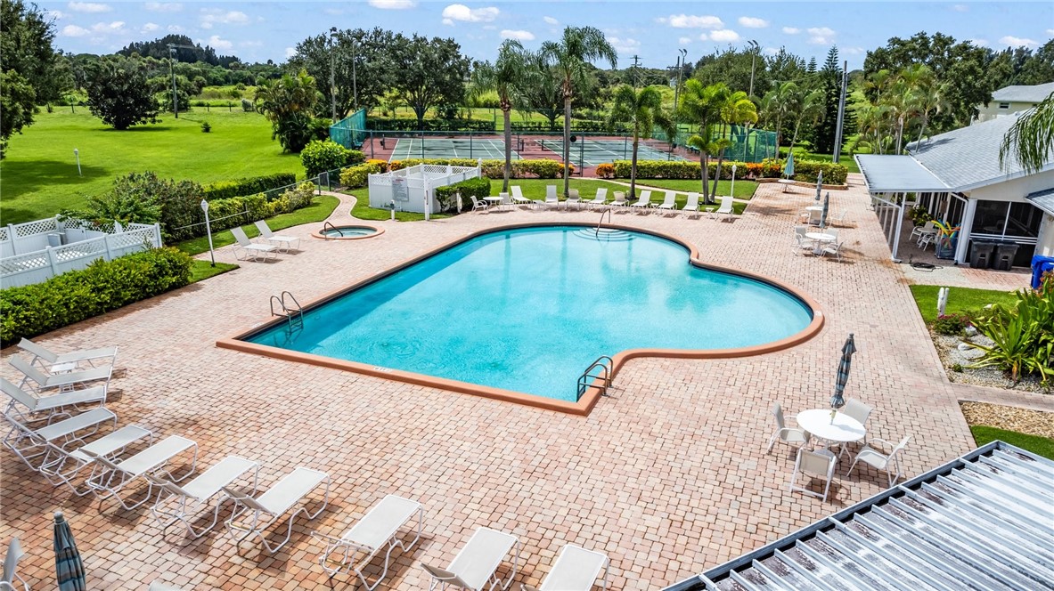 347 N Grove Isle Circle 347