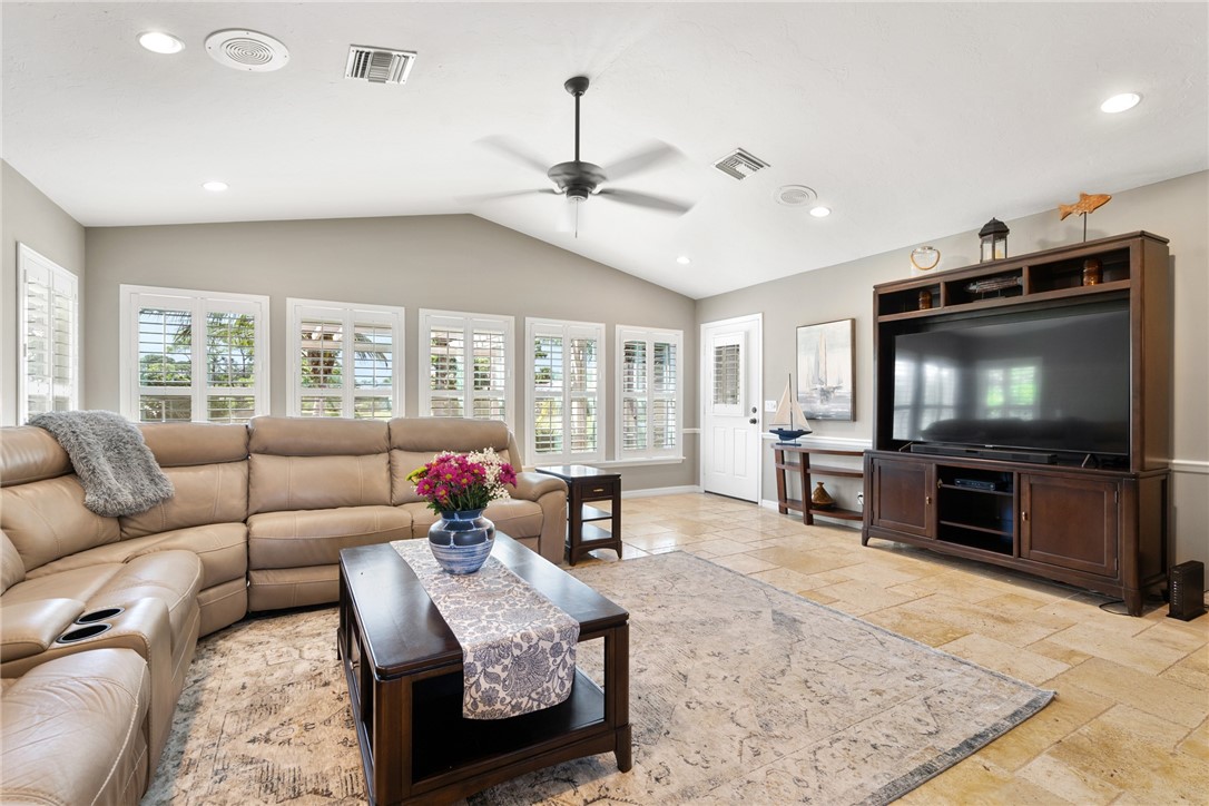 795 Fox Run SW