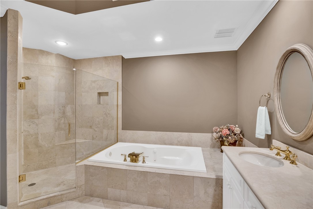601 N Swim Club Drive 3A