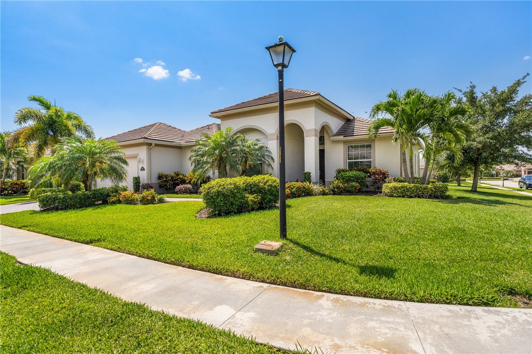 6104 Graysen Square