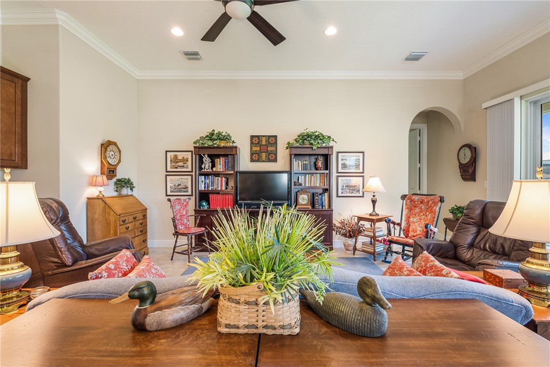 6104 Graysen Square