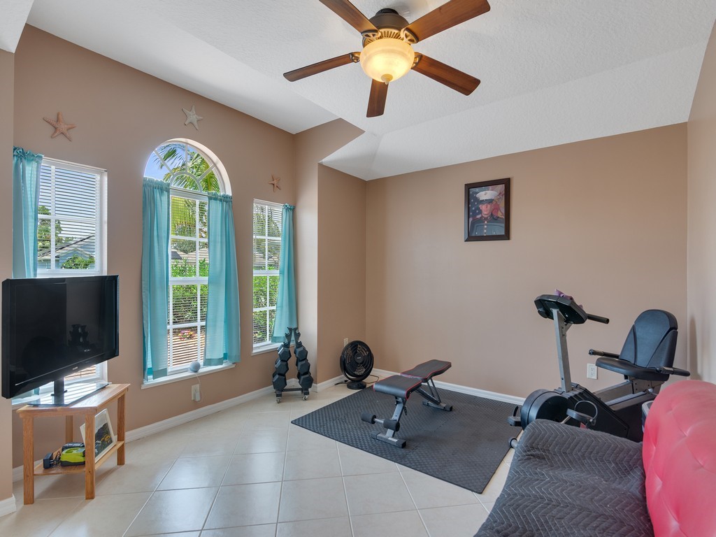 1530 16th Court SW