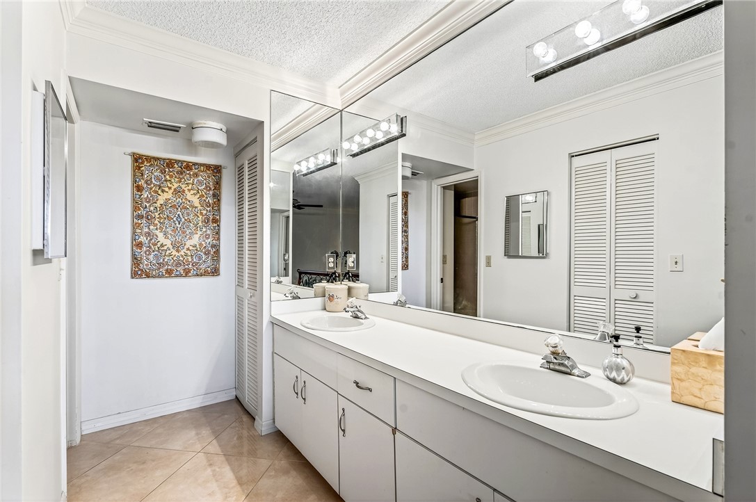 4800 Jimmy Buffet None 314