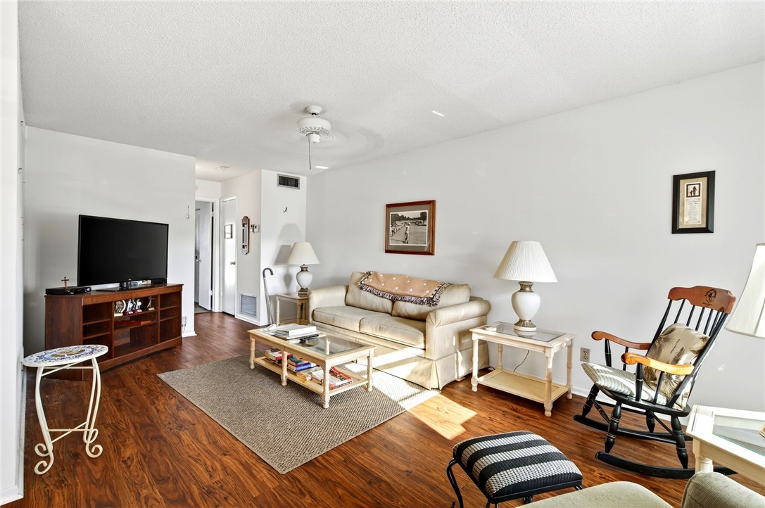 108 springlake Drive 203