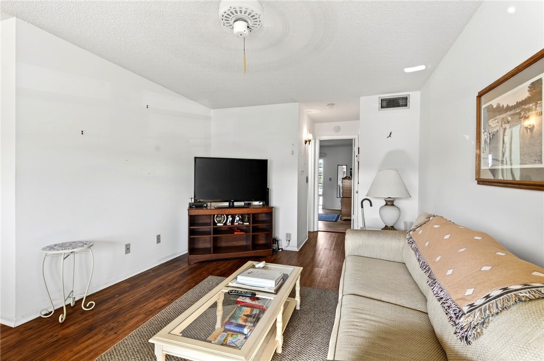 108 springlake Drive 203