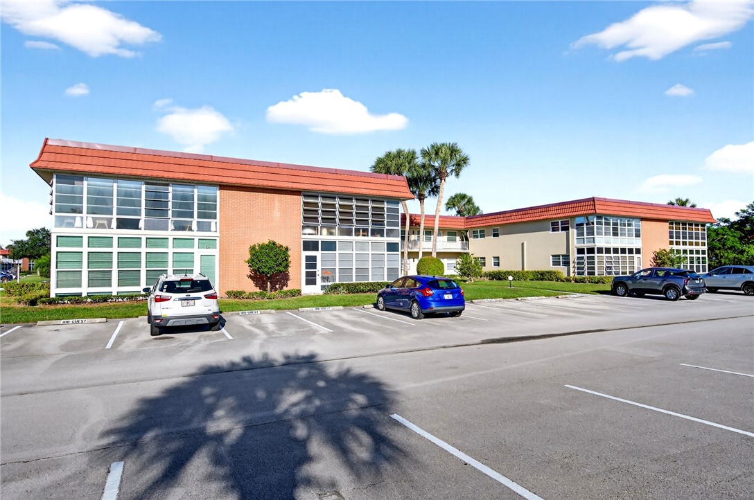 108 springlake Drive 203