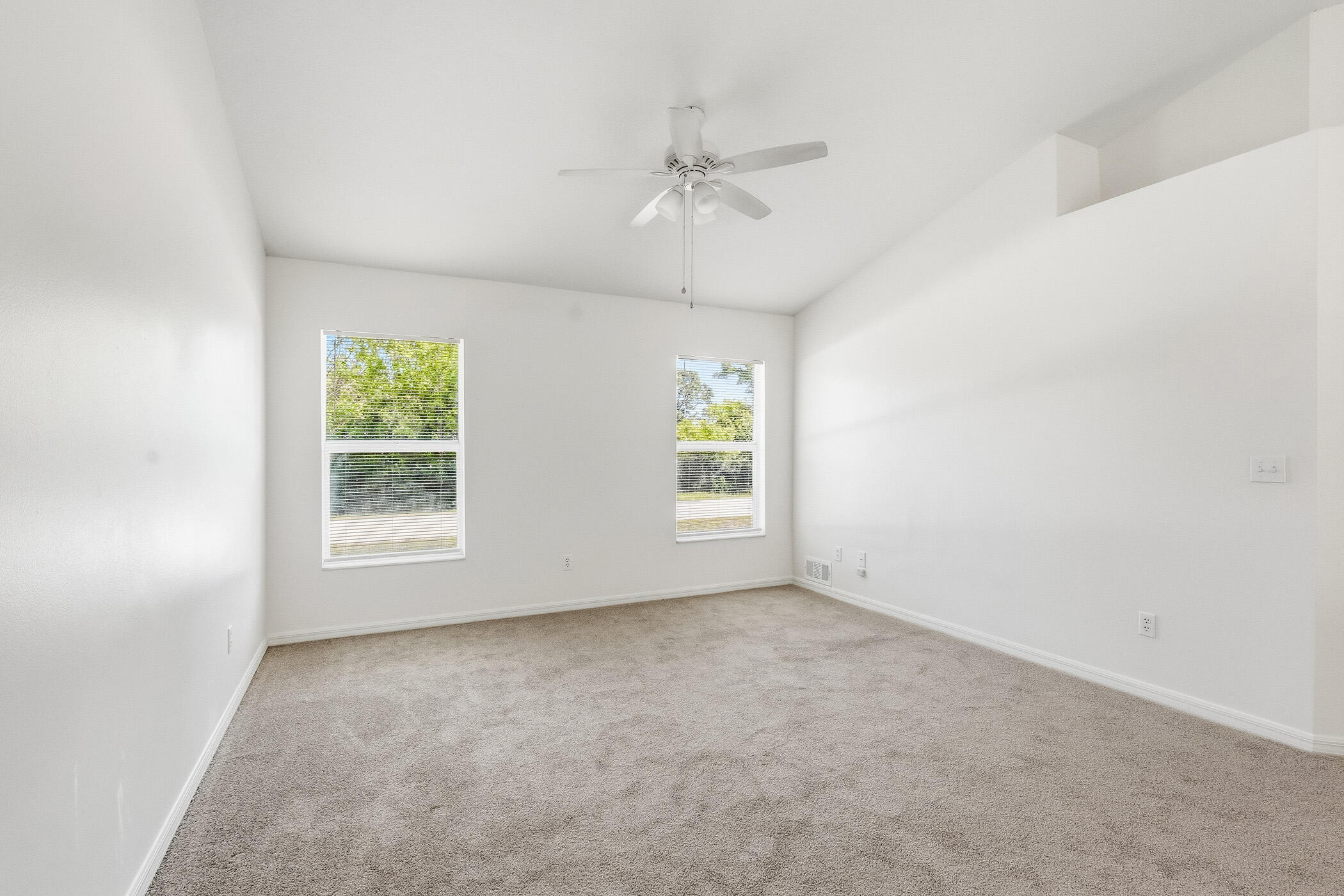 204 SW 14th St Street SW 1