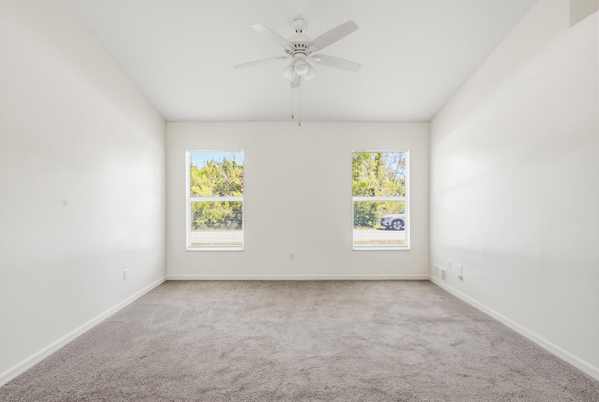 204 SW 14th St Street SW 1