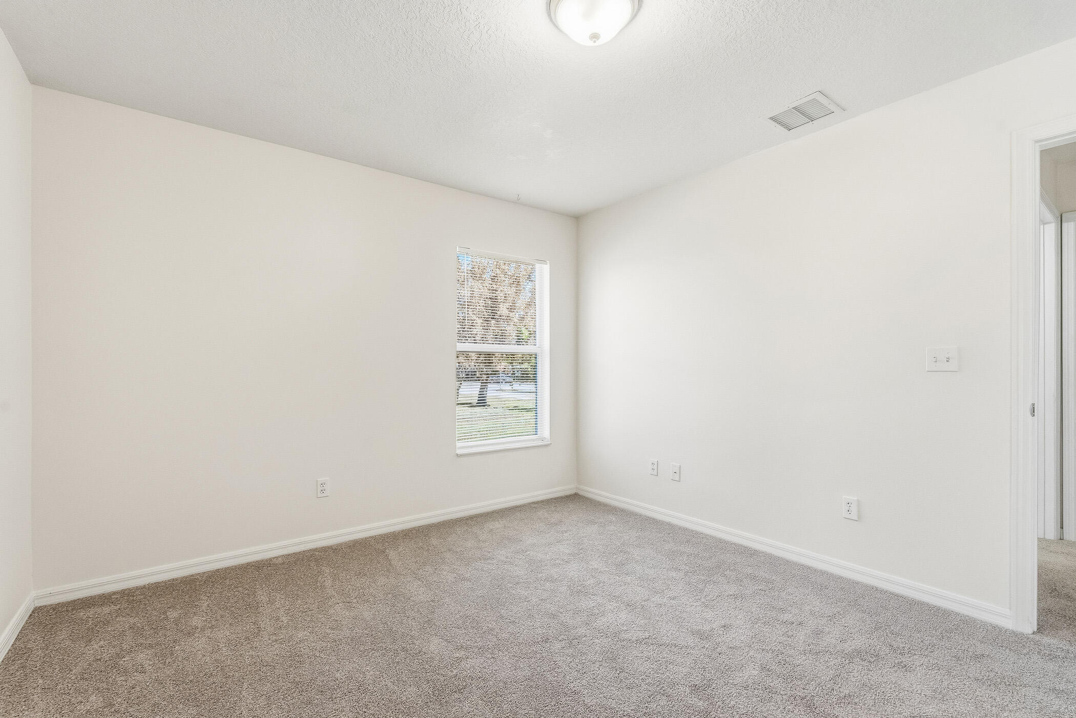 204 SW 14th St Street SW 1