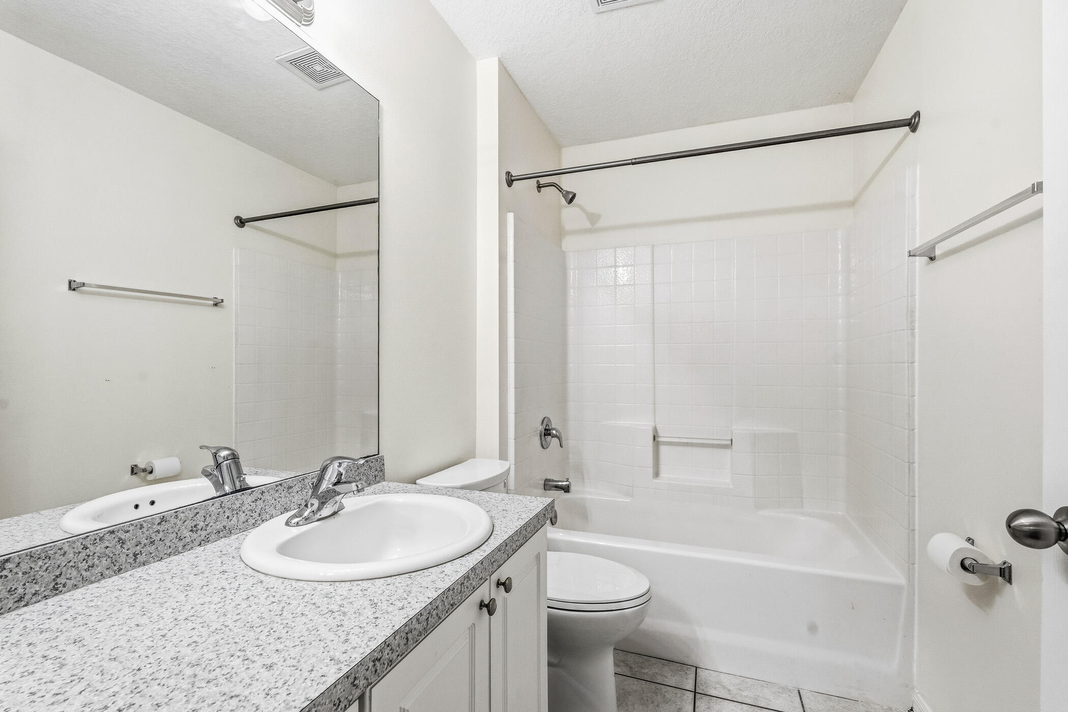 204 SW 14th St Street SW 1