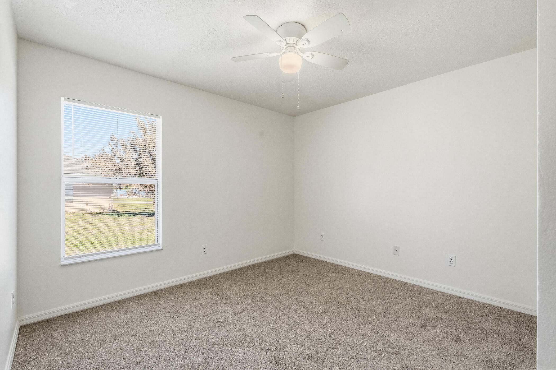 204 SW 14th St Street SW 1