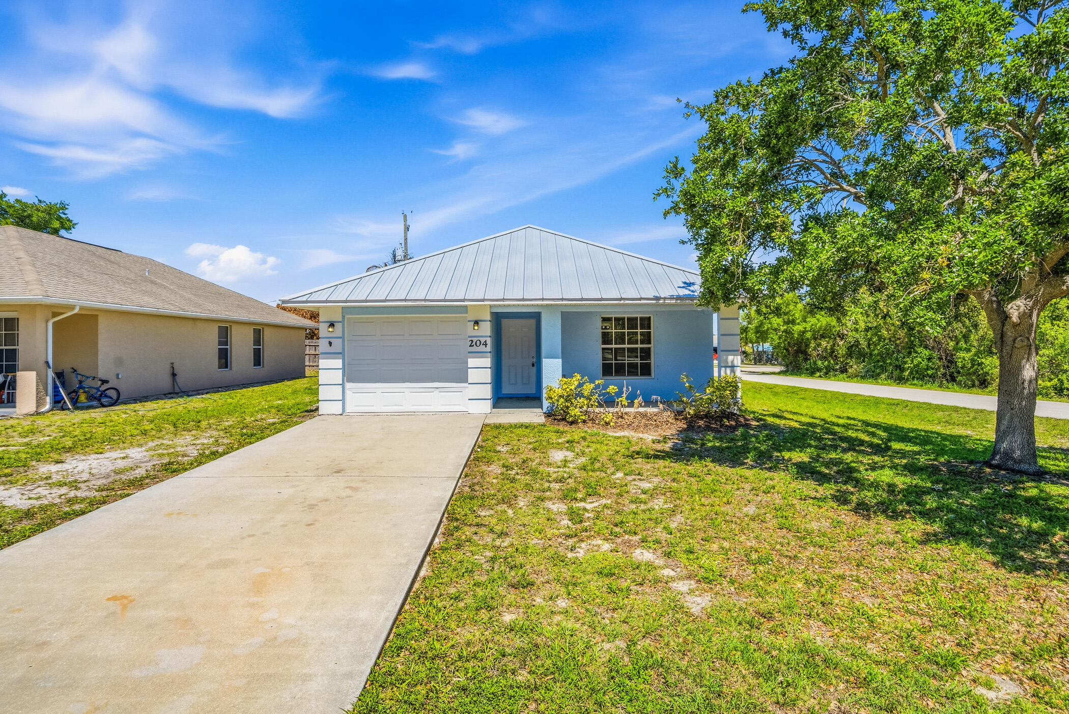 204 SW 14th St Street SW 1