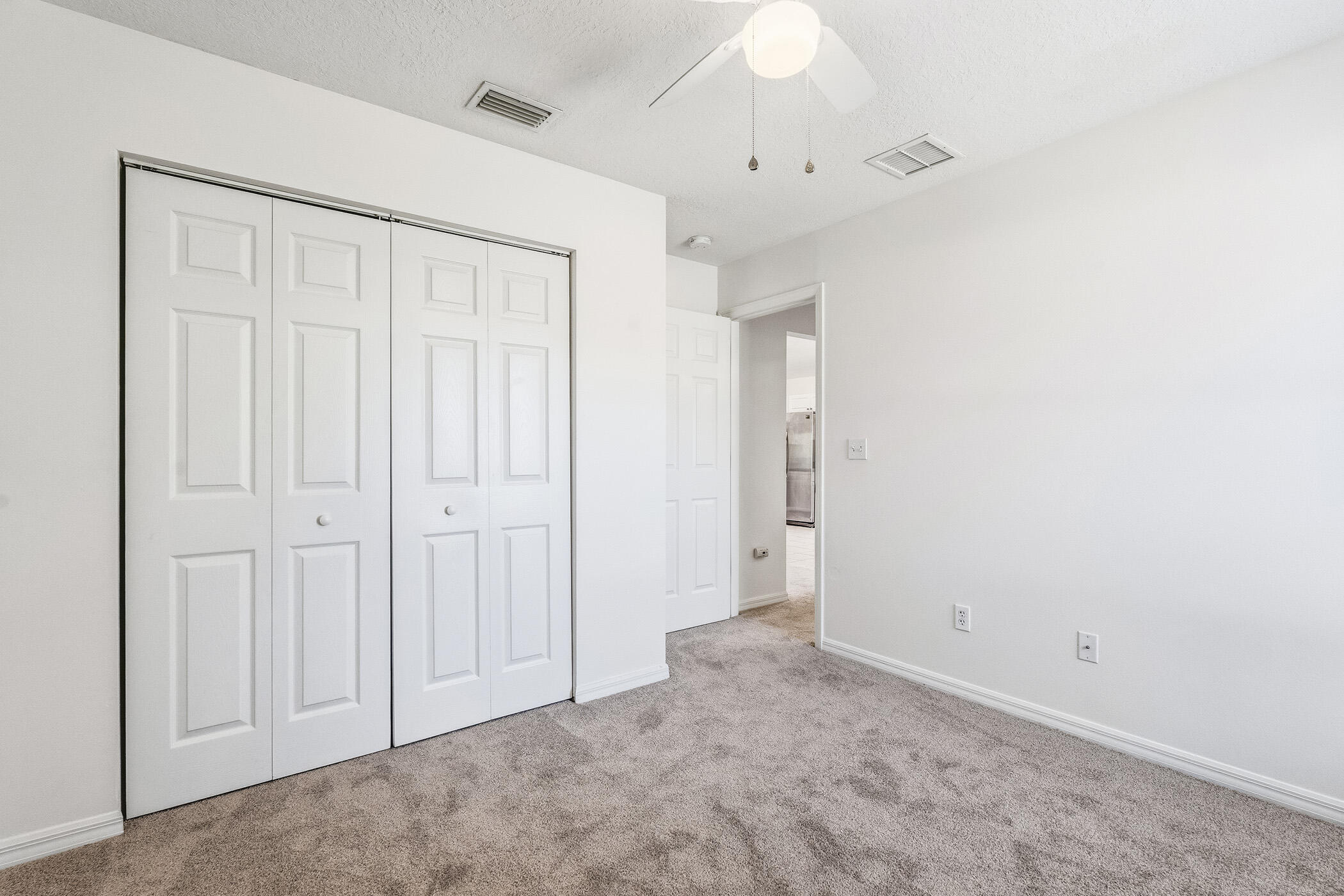 204 SW 14th St Street SW 1