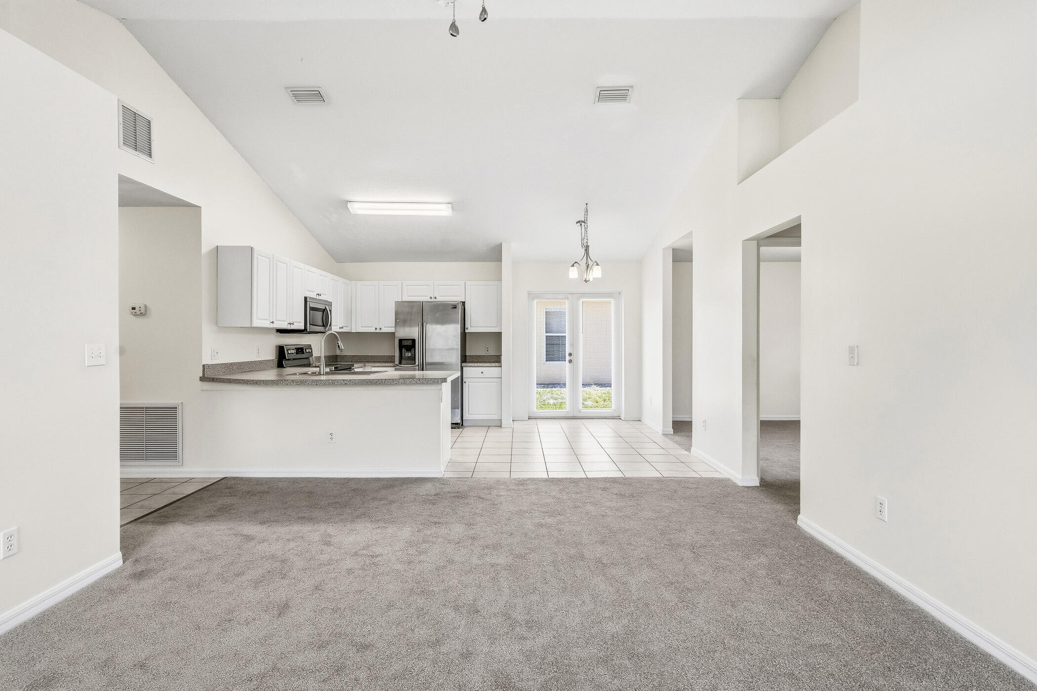 204 SW 14th St Street SW 1