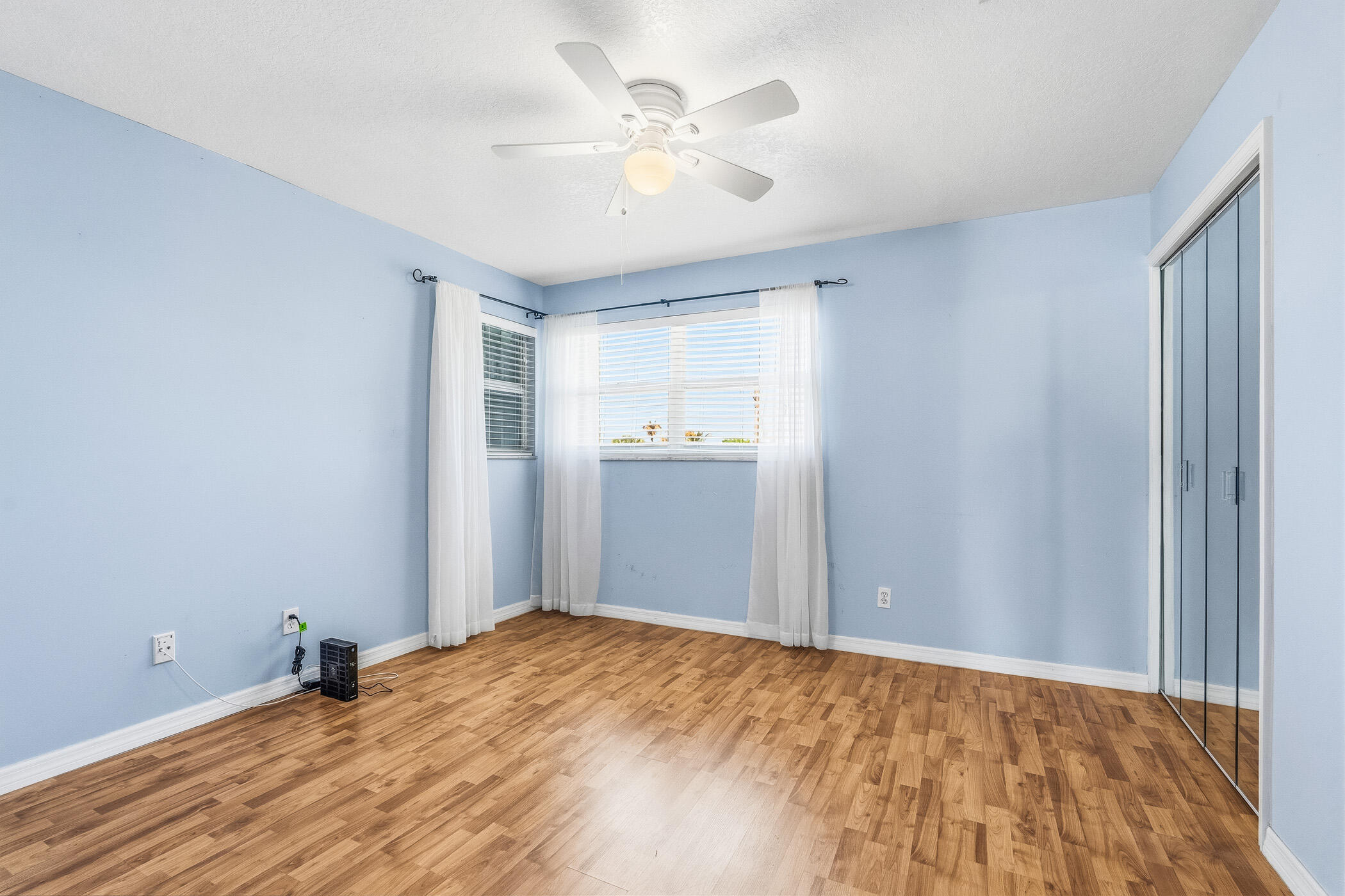 204 SW 14th St Street SW 1