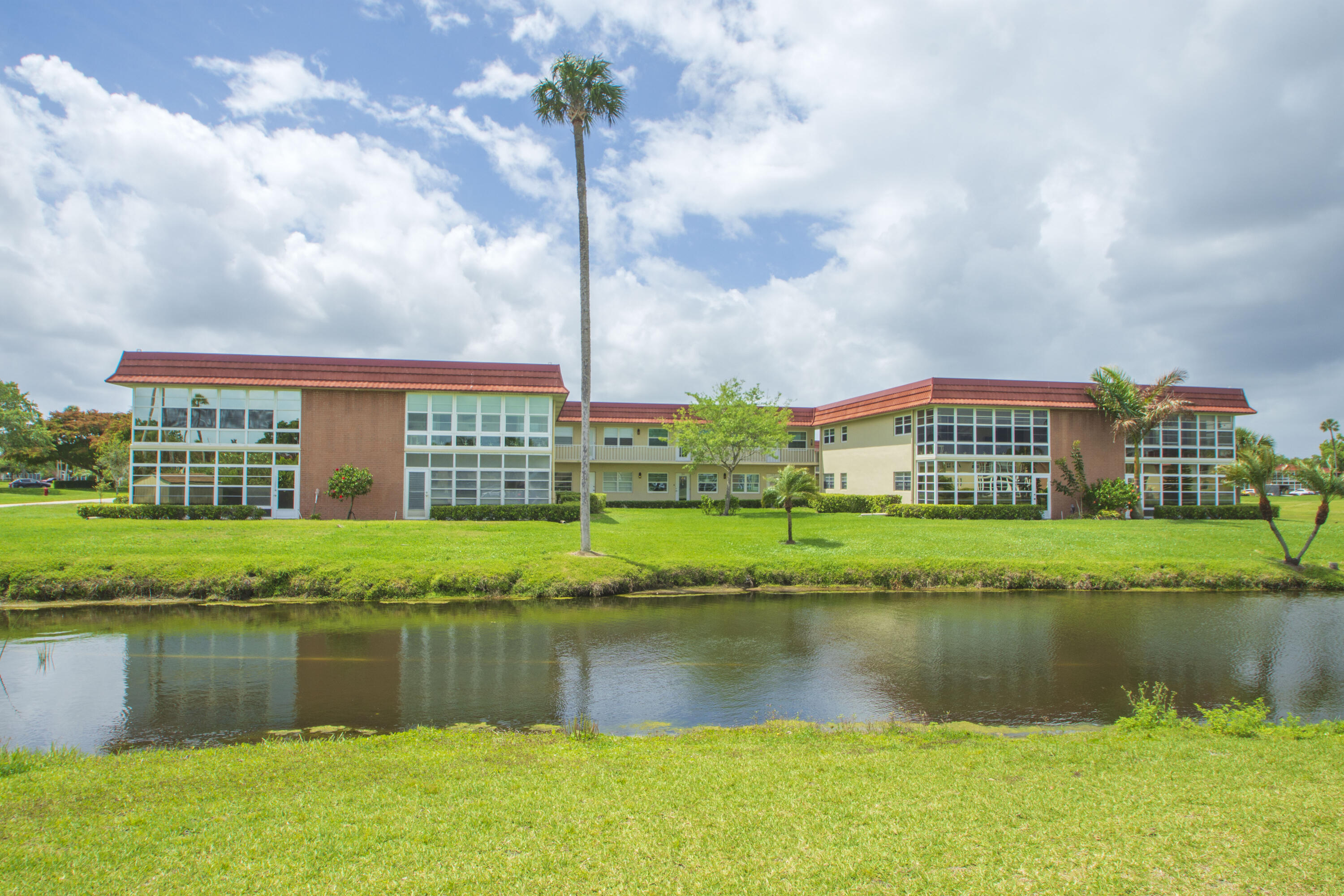 66 Woodland Drive 204