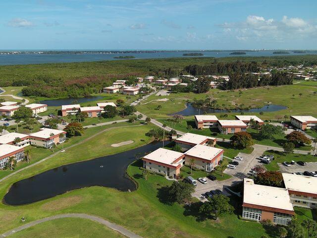 66 Woodland Drive 204