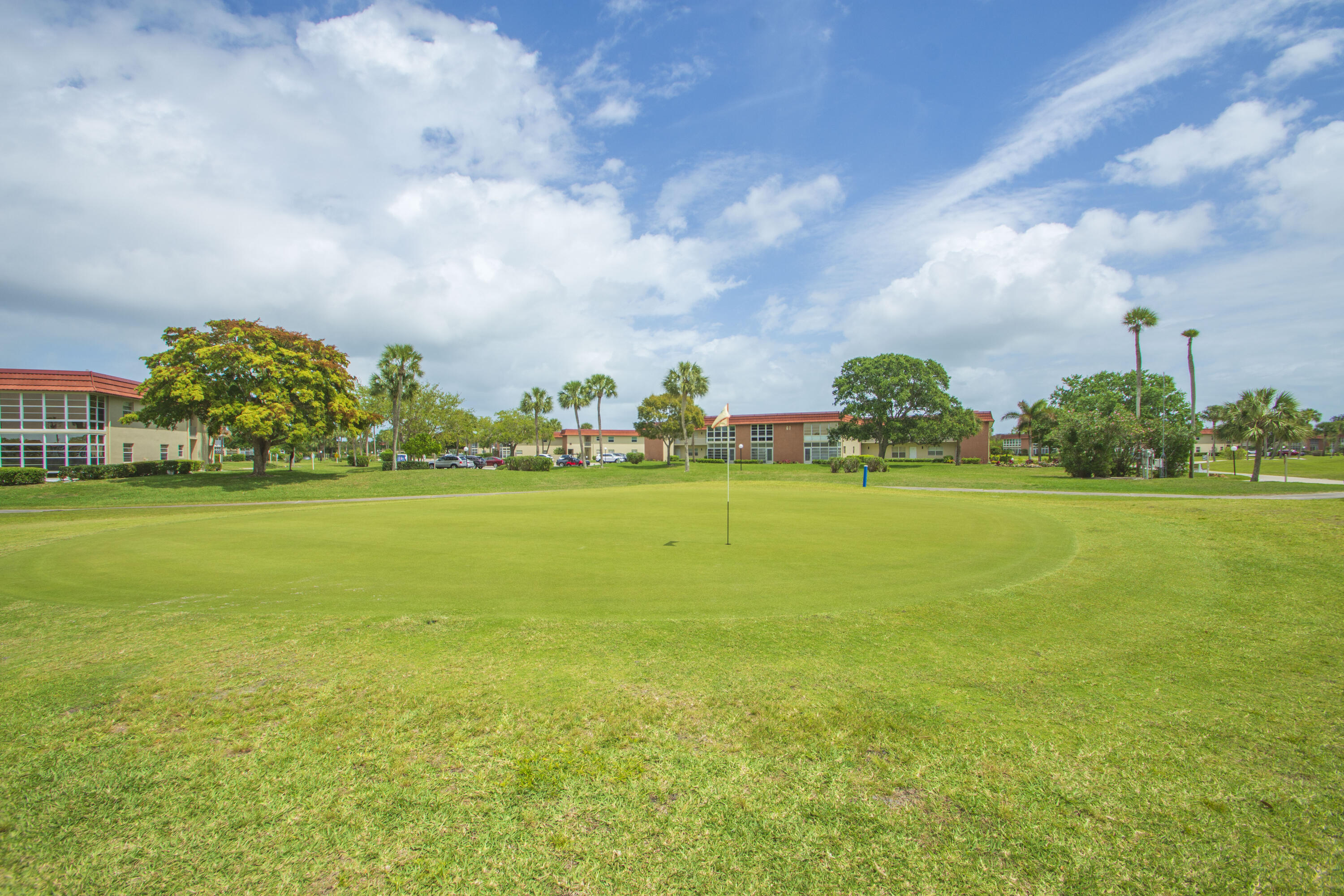 66 Woodland Drive 204