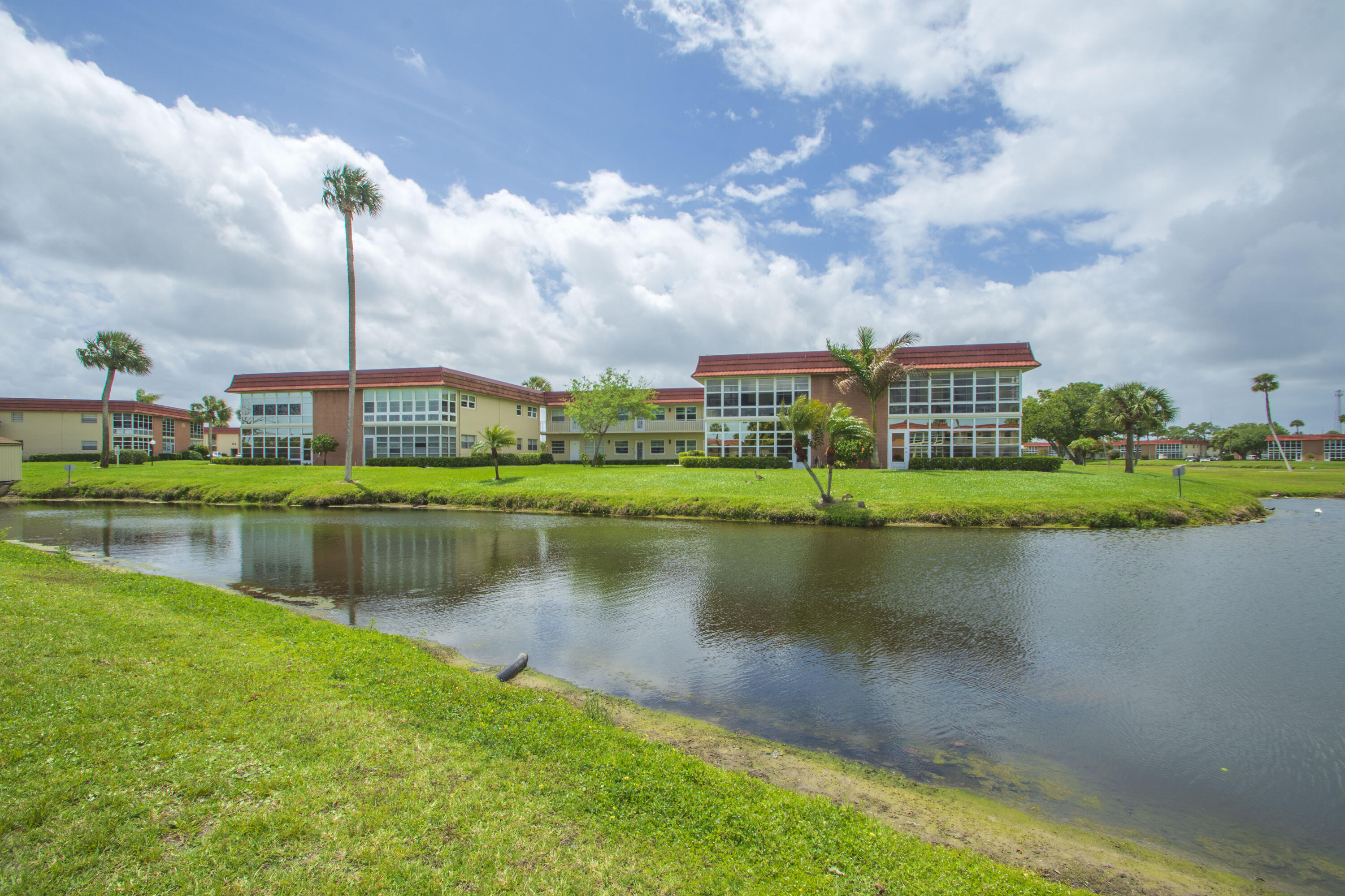 66 Woodland Drive 204