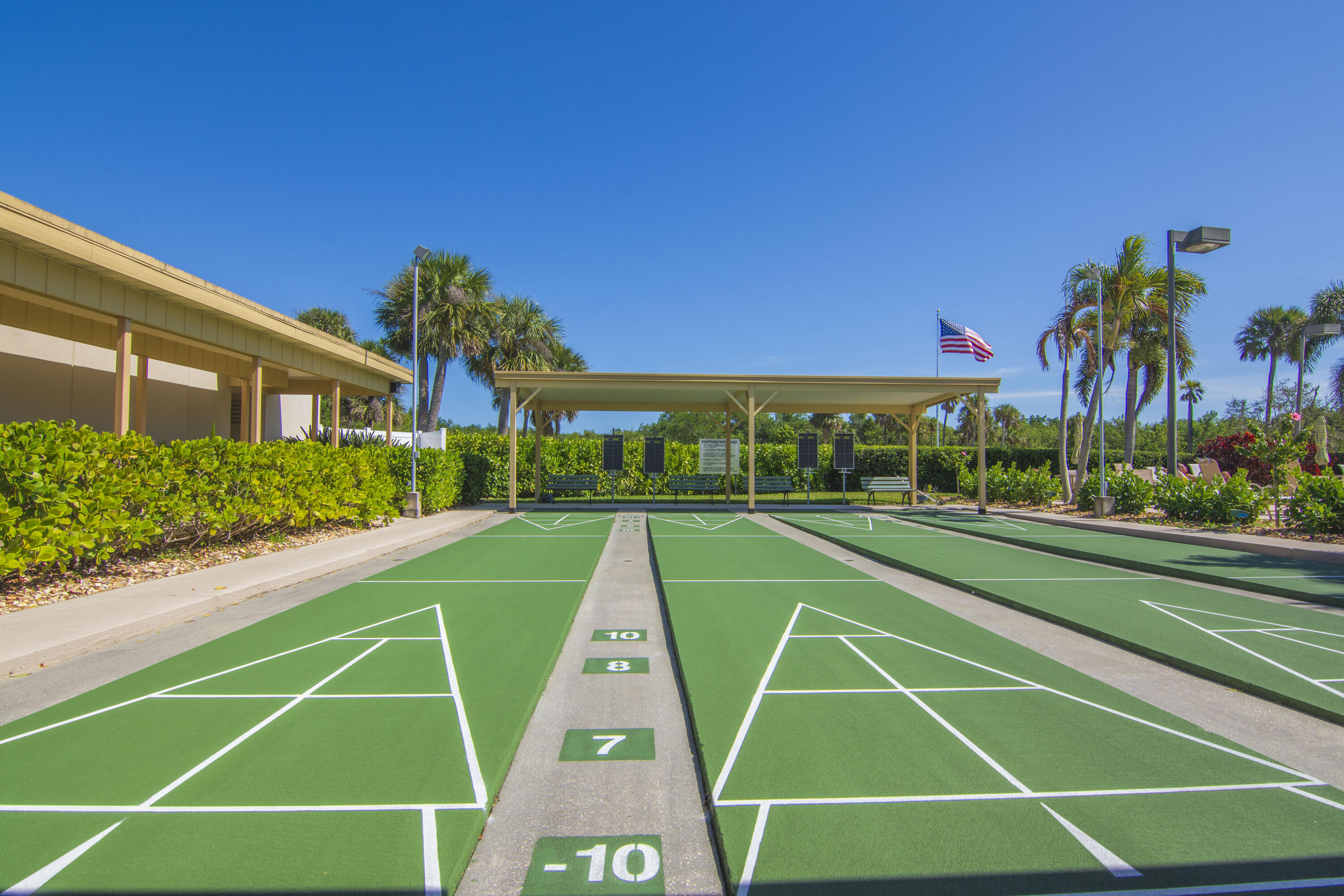 66 Woodland Drive 204