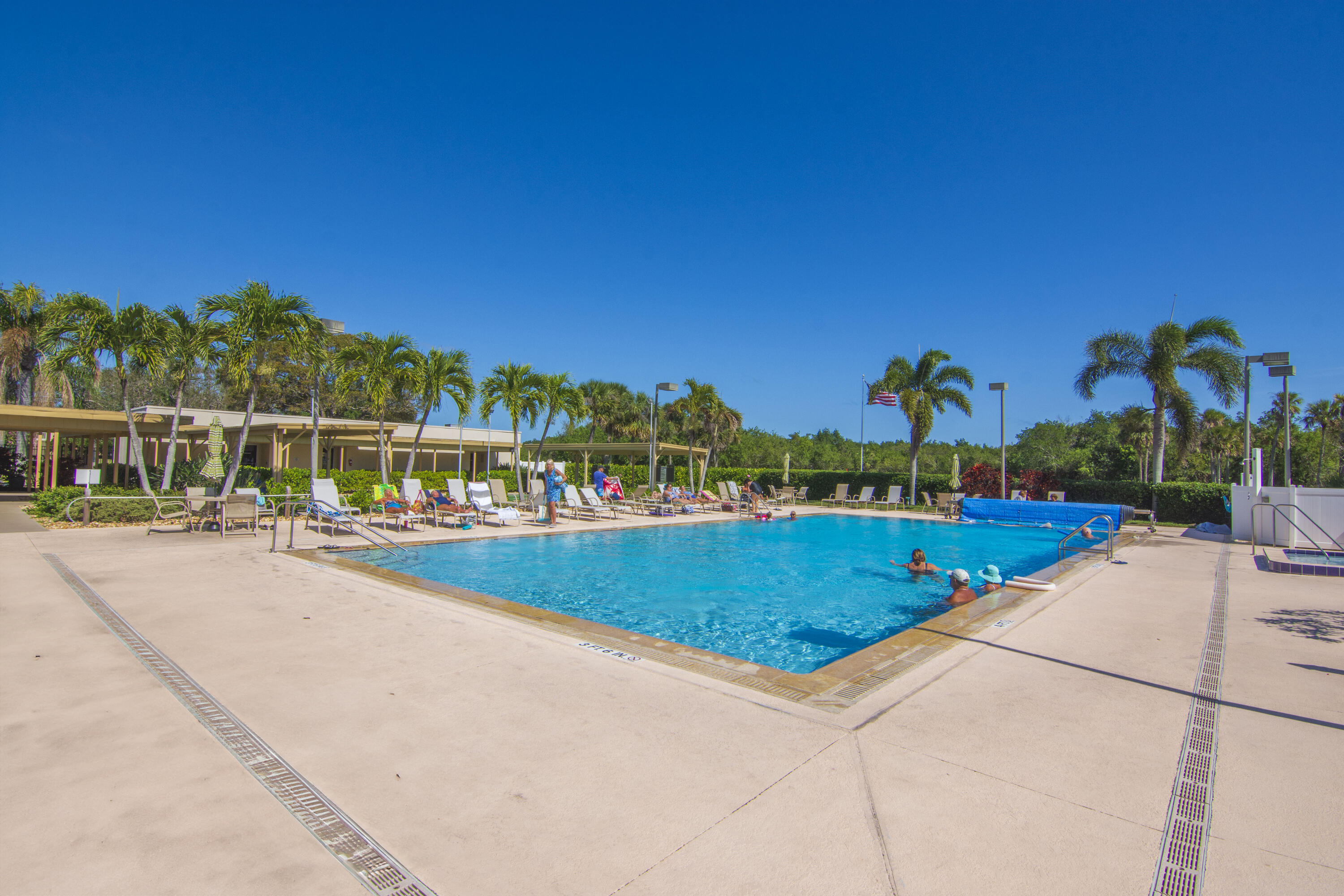 66 Woodland Drive 204