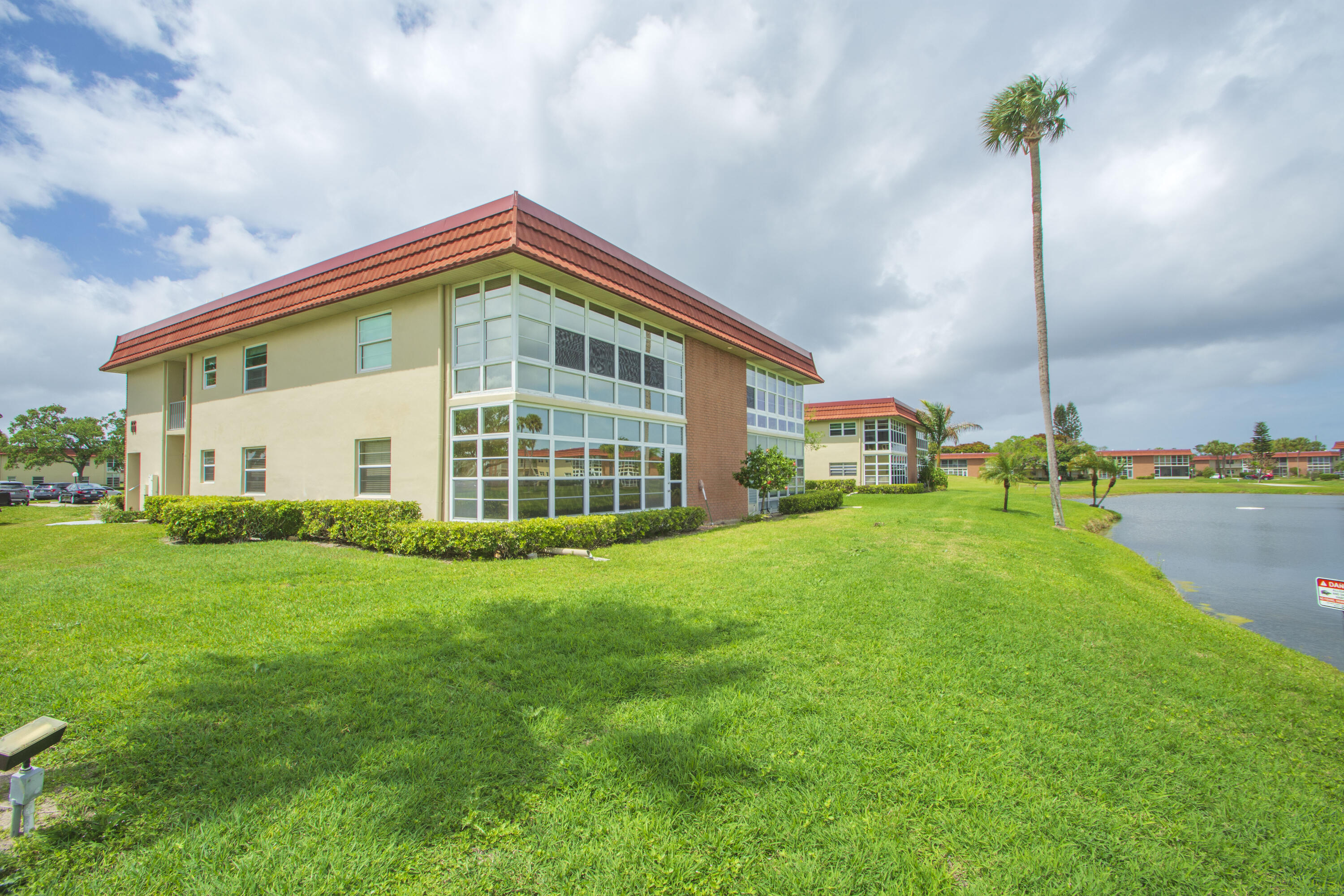 66 Woodland Drive 204