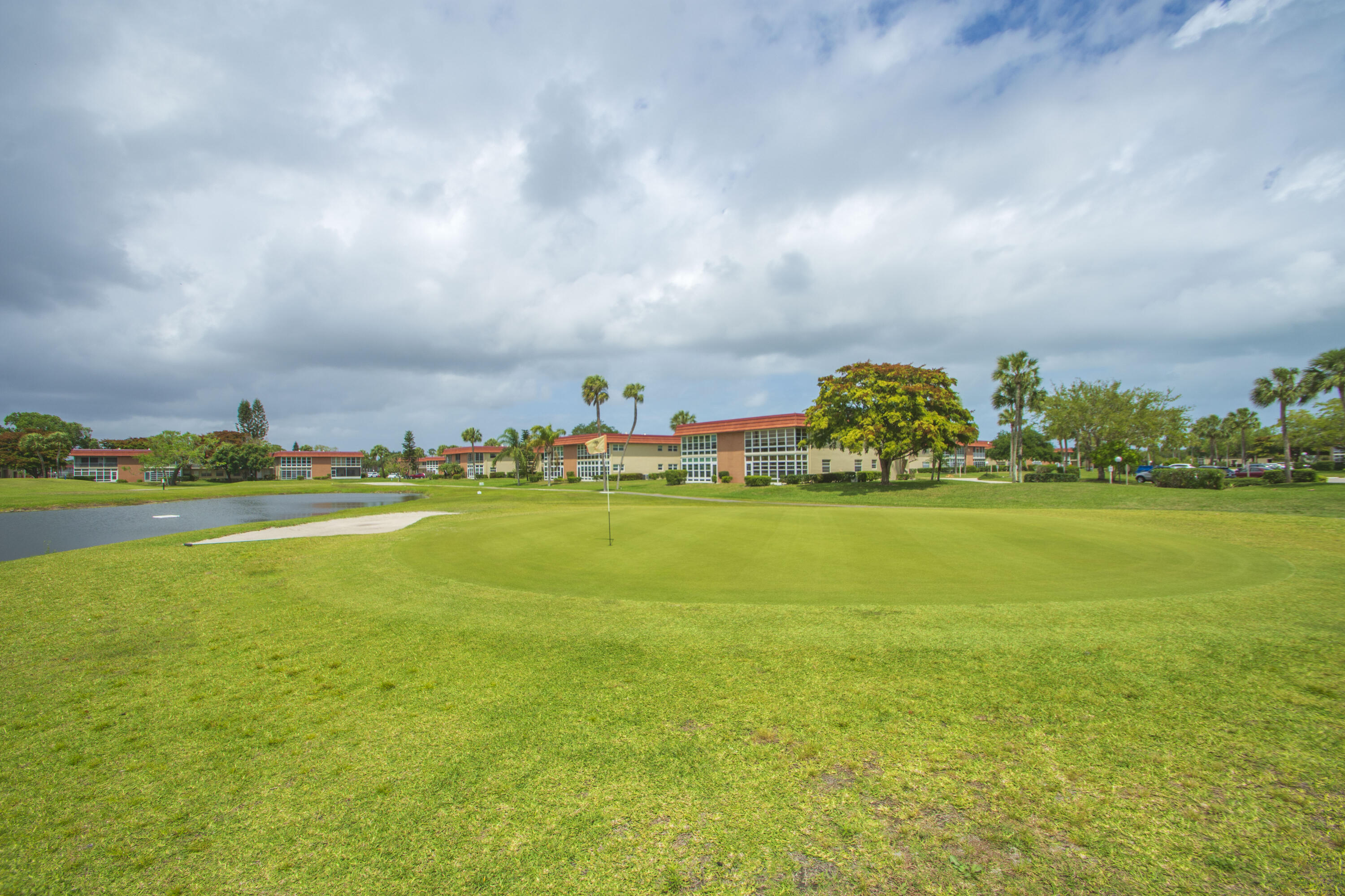 66 Woodland Drive 204