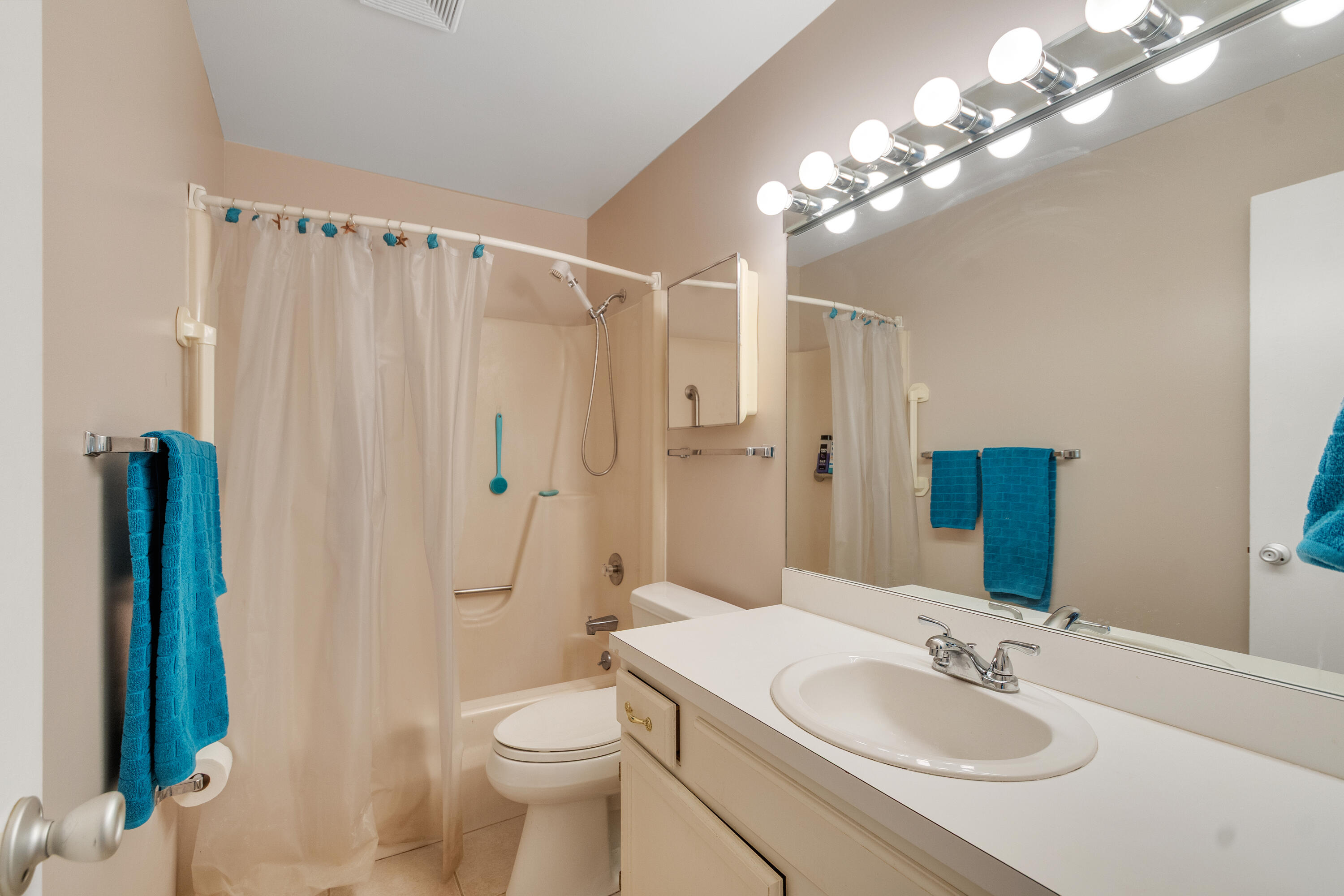 16 Vista Palm Lane 106