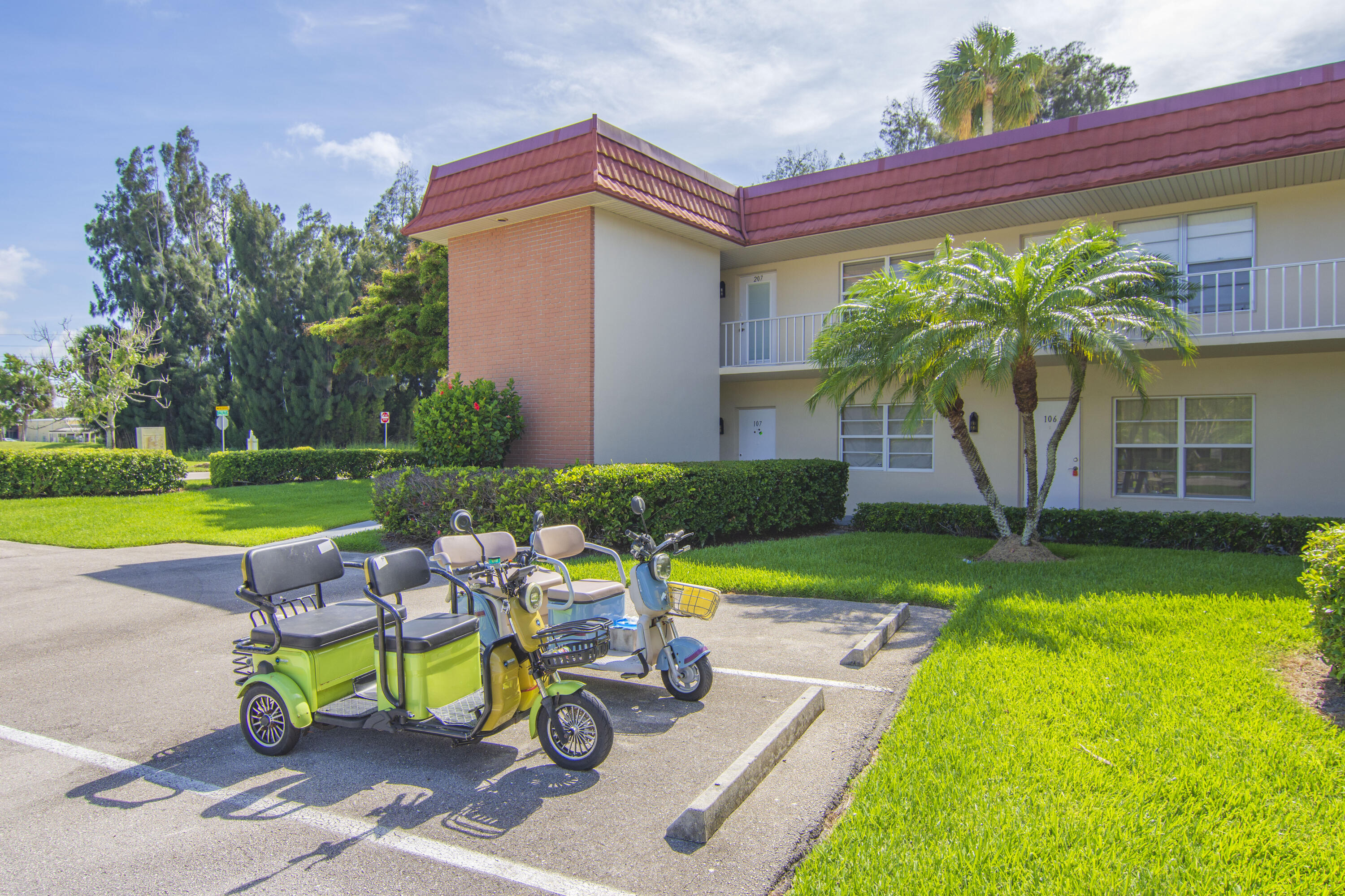 16 Vista Palm Lane 106