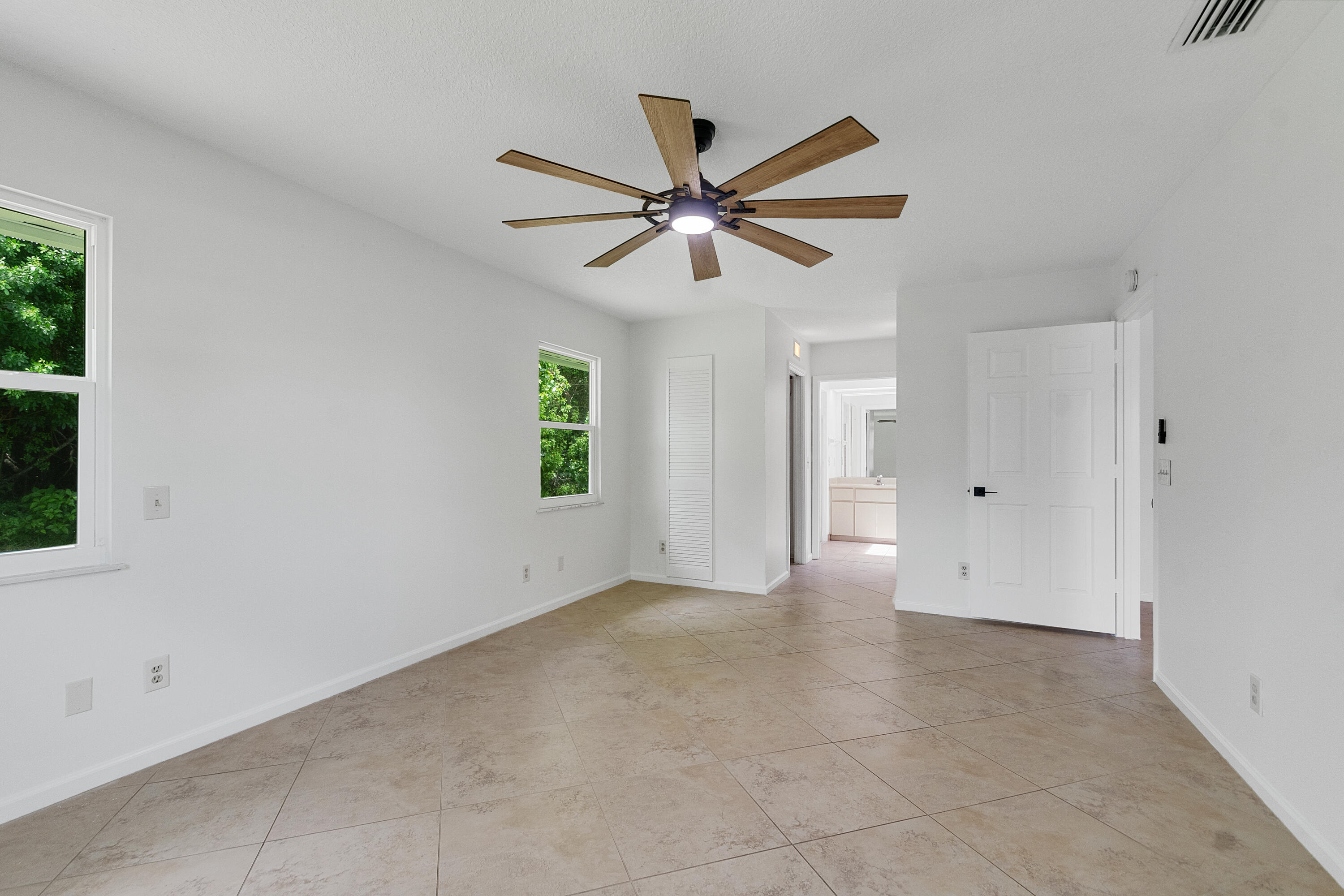 320 W FOREST Trail