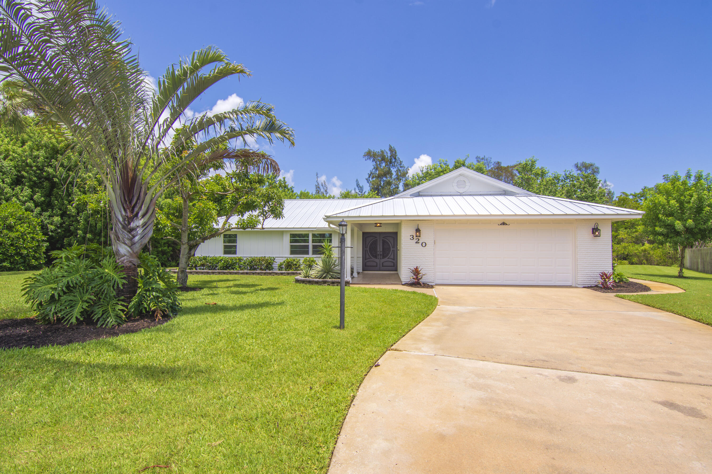 320 W FOREST Trail