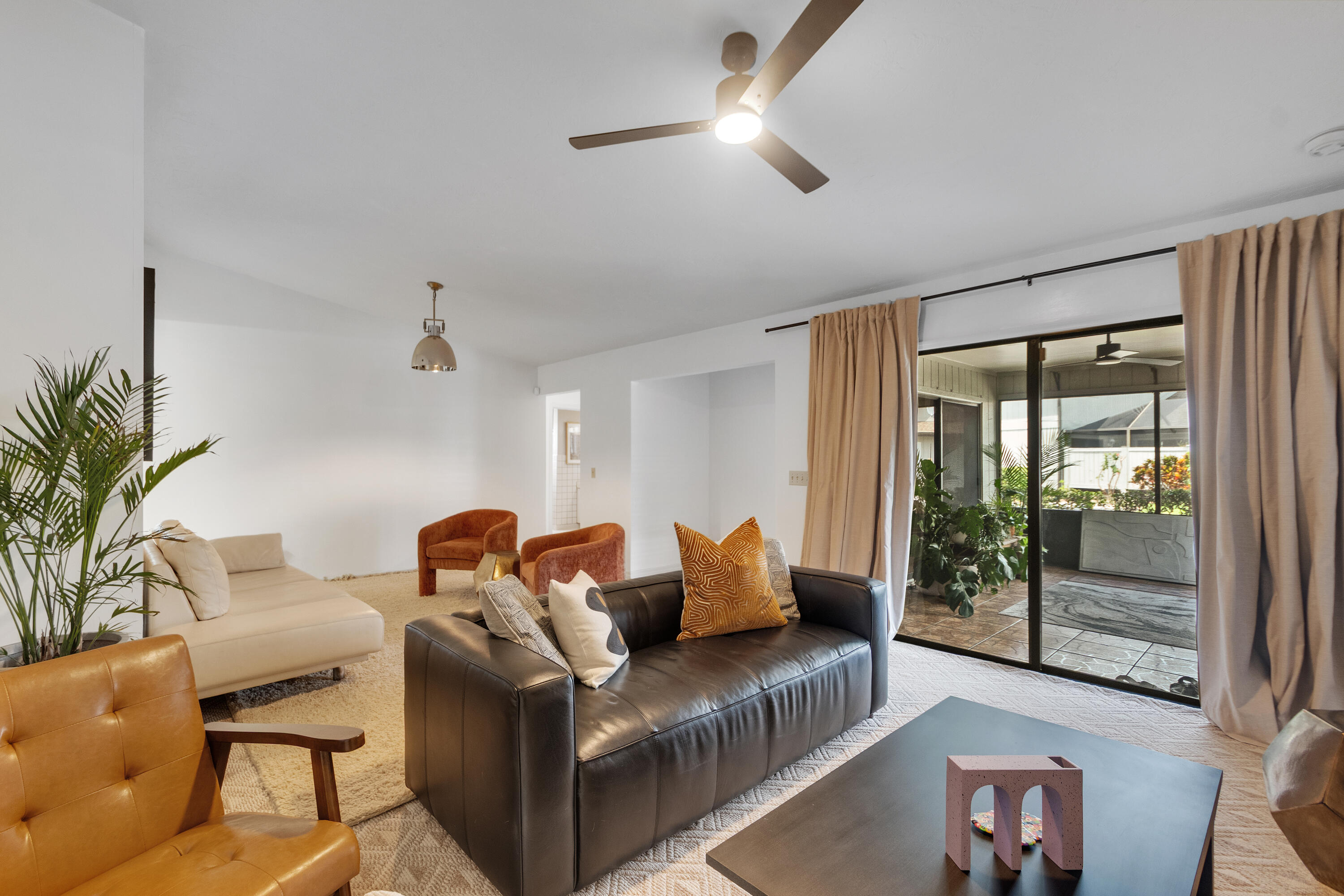 646 CENTRE SW 102