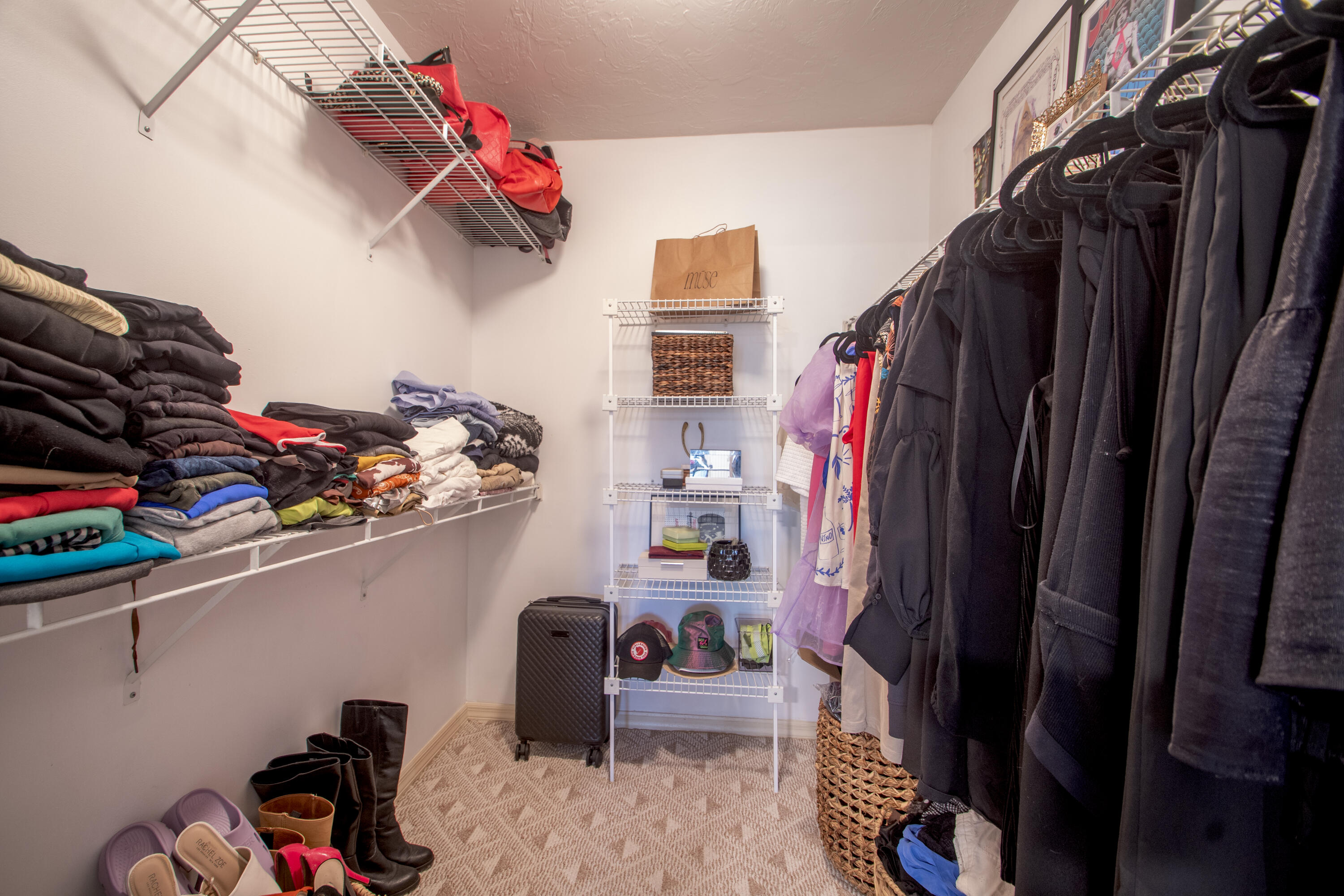 646 CENTRE SW 102
