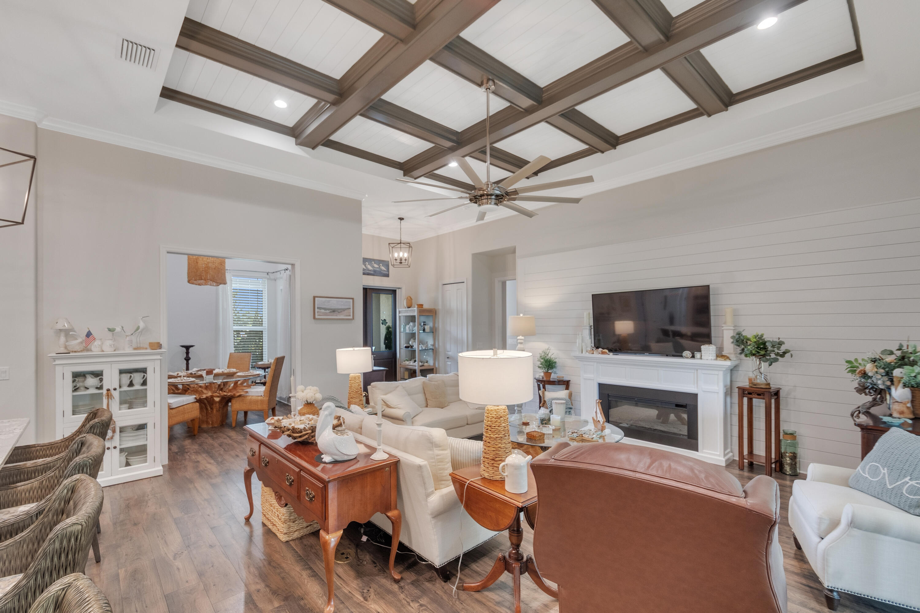 5963 SEQUOIA Circle