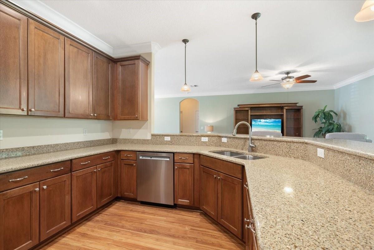 654 Gossamer Wing Way