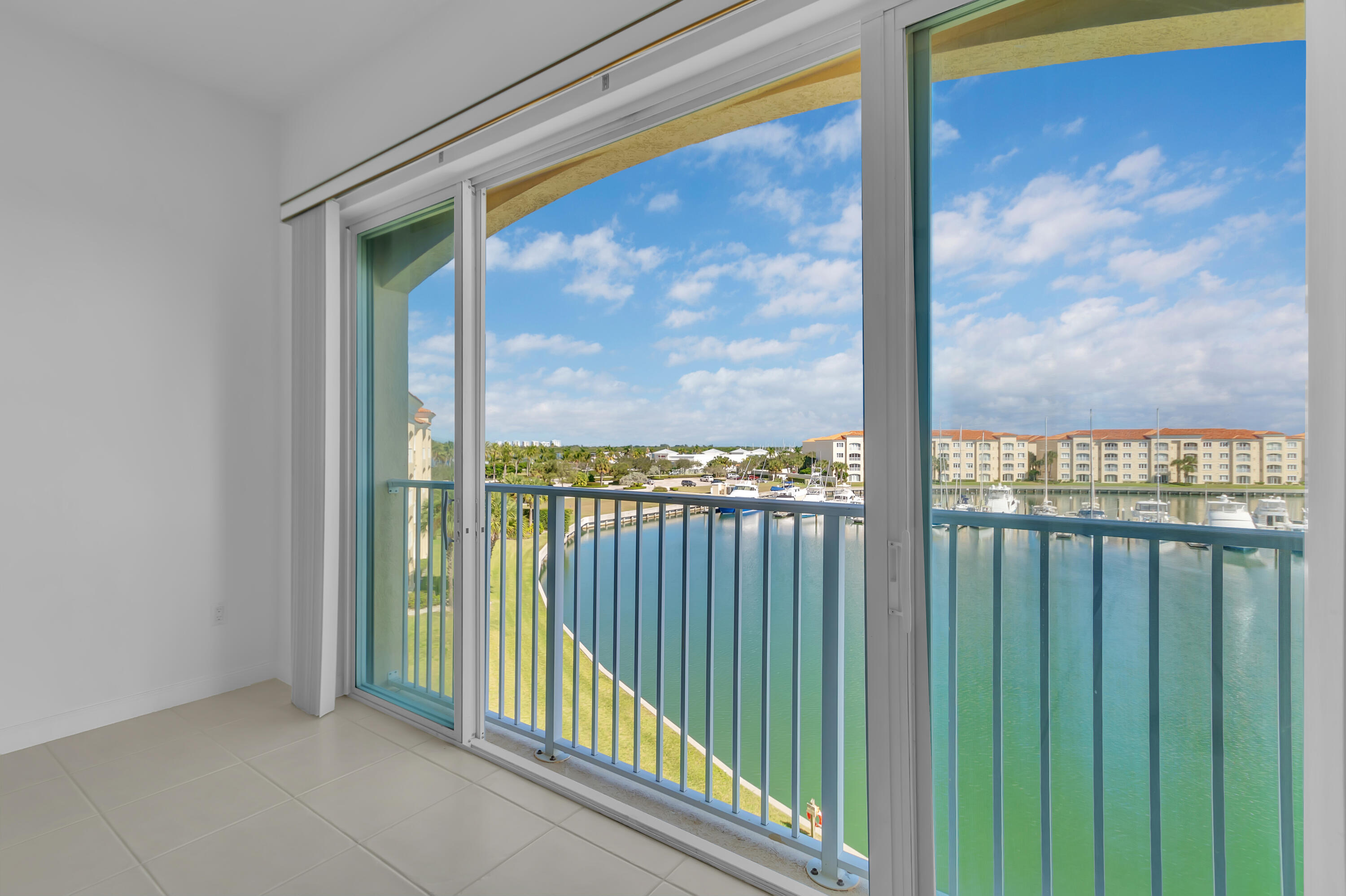 12 Harbour Isles Dr Ph1