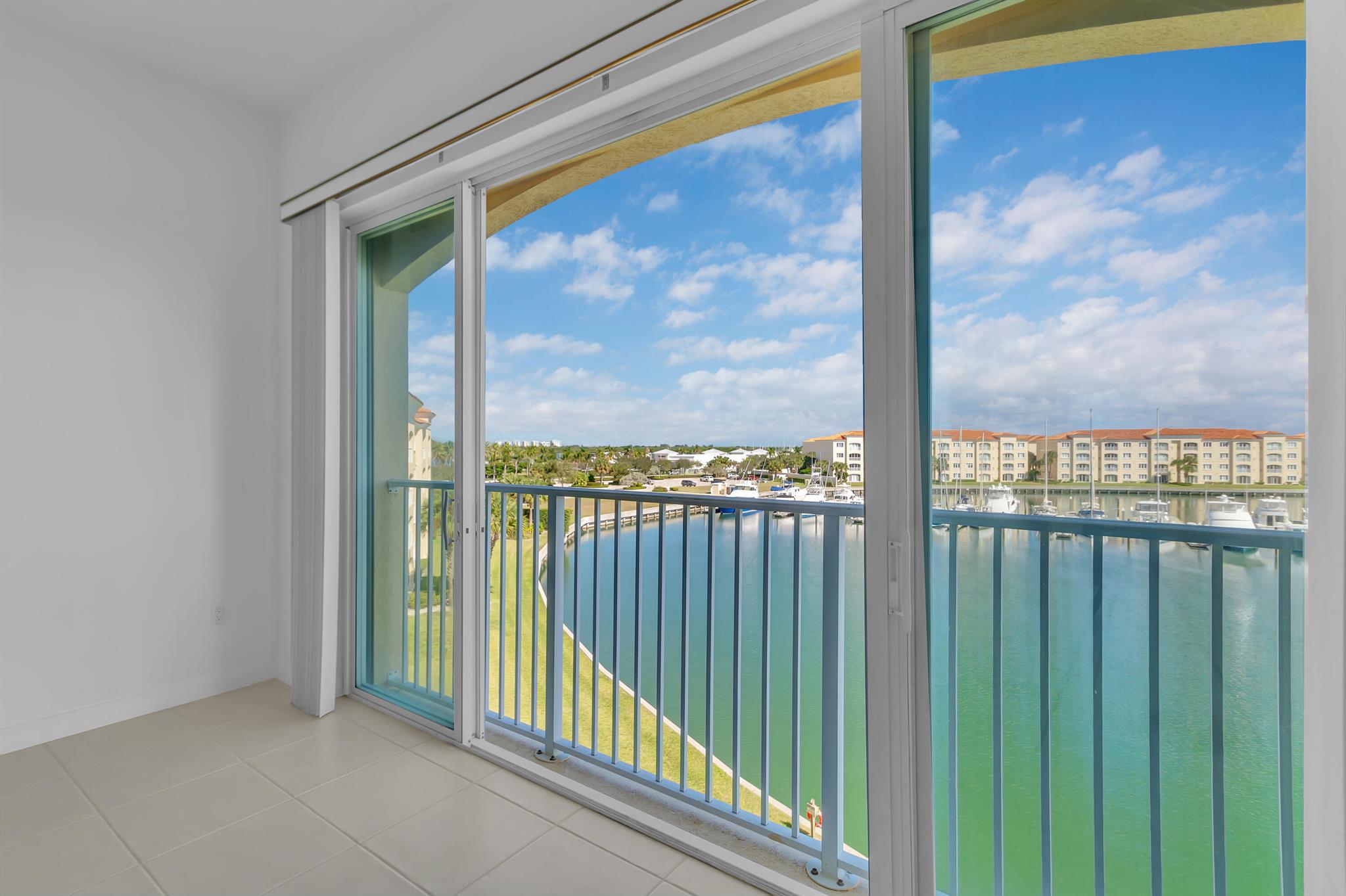 12 Harbour Isles Dr Ph1