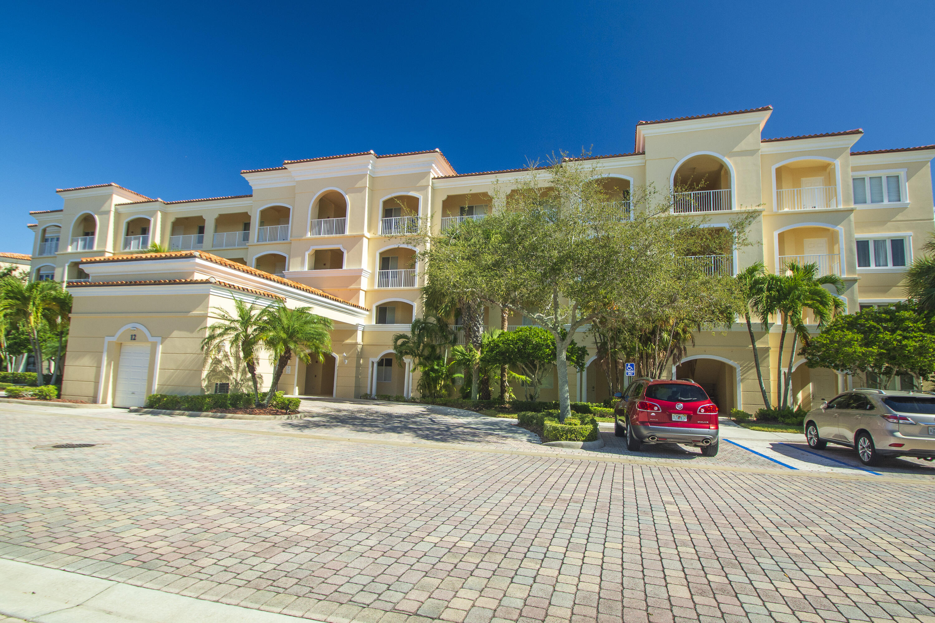 12 Harbour Isles Dr Ph1